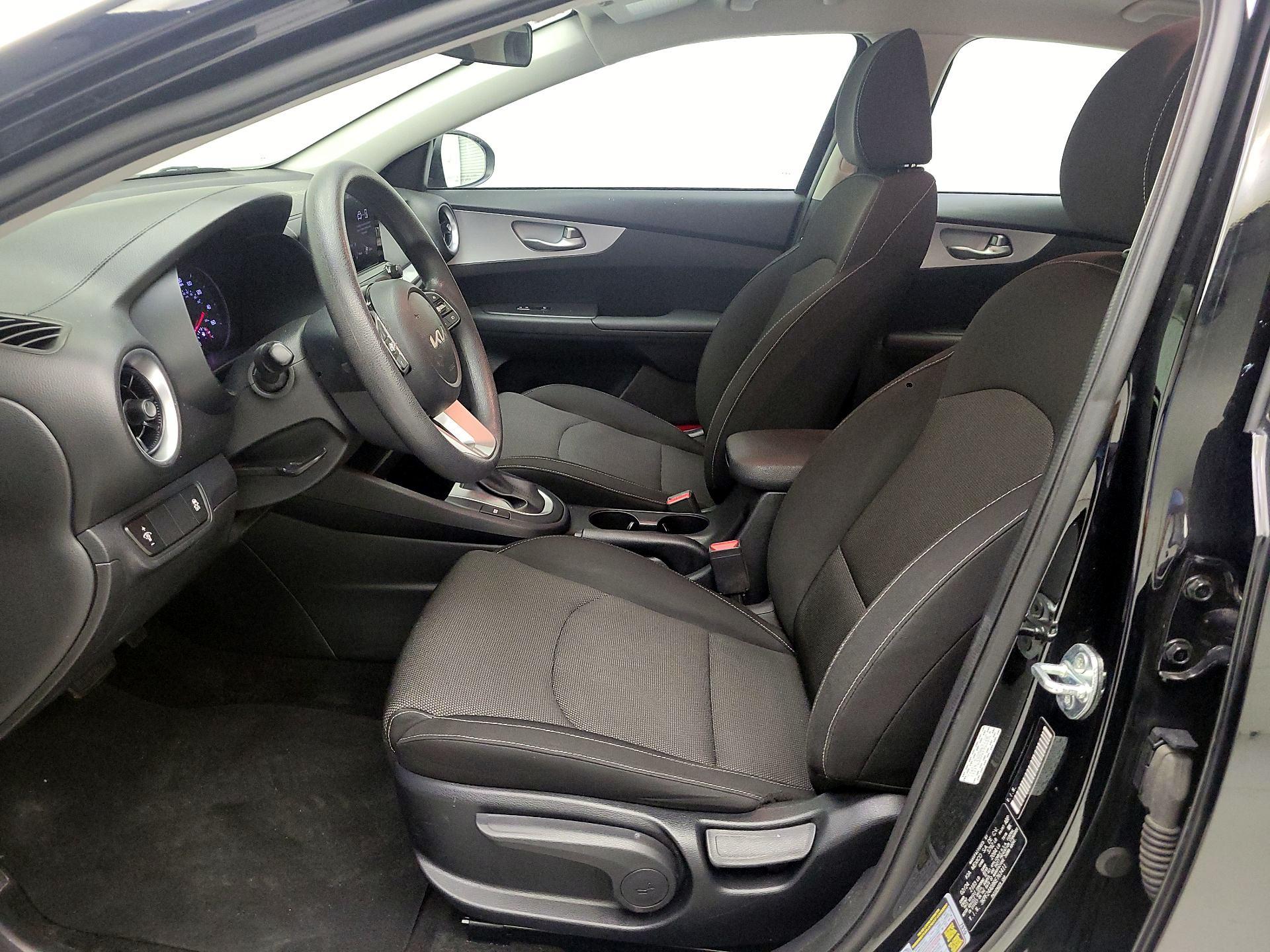 Thumbnail: 2024 Kia Forte - 9