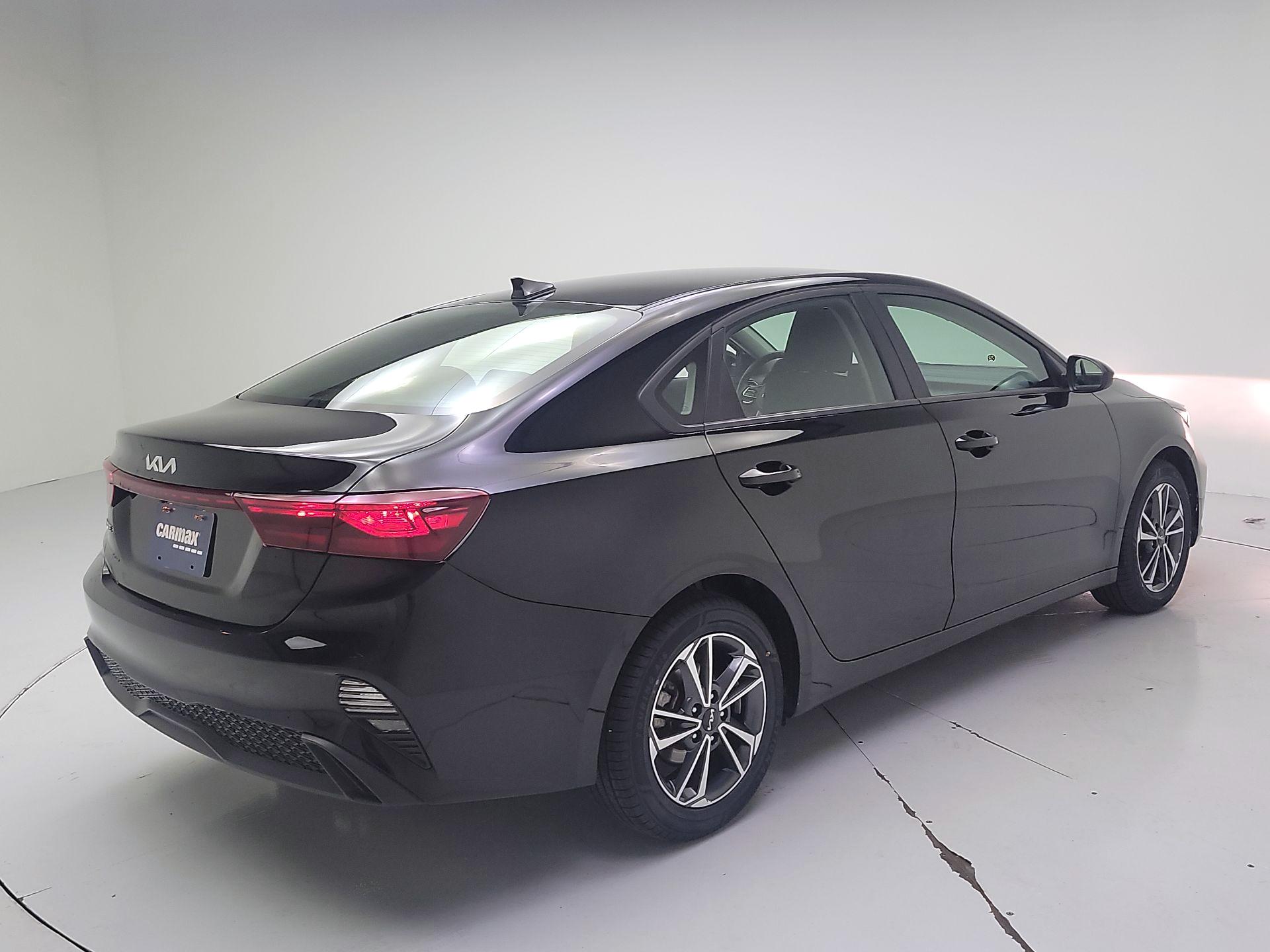 Thumbnail: 2024 Kia Forte - 5