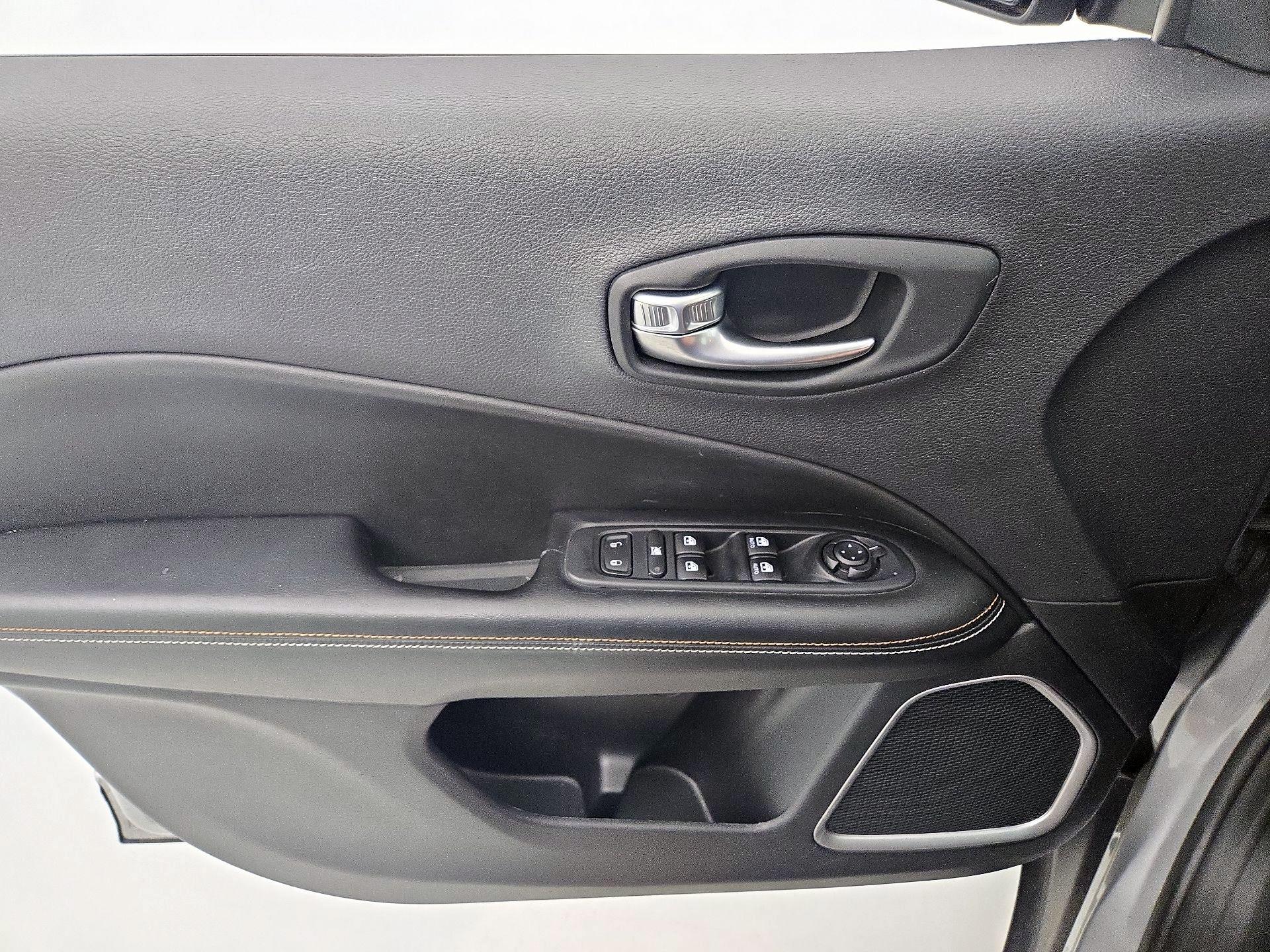 Thumbnail: 2021 Jeep Compass - 12