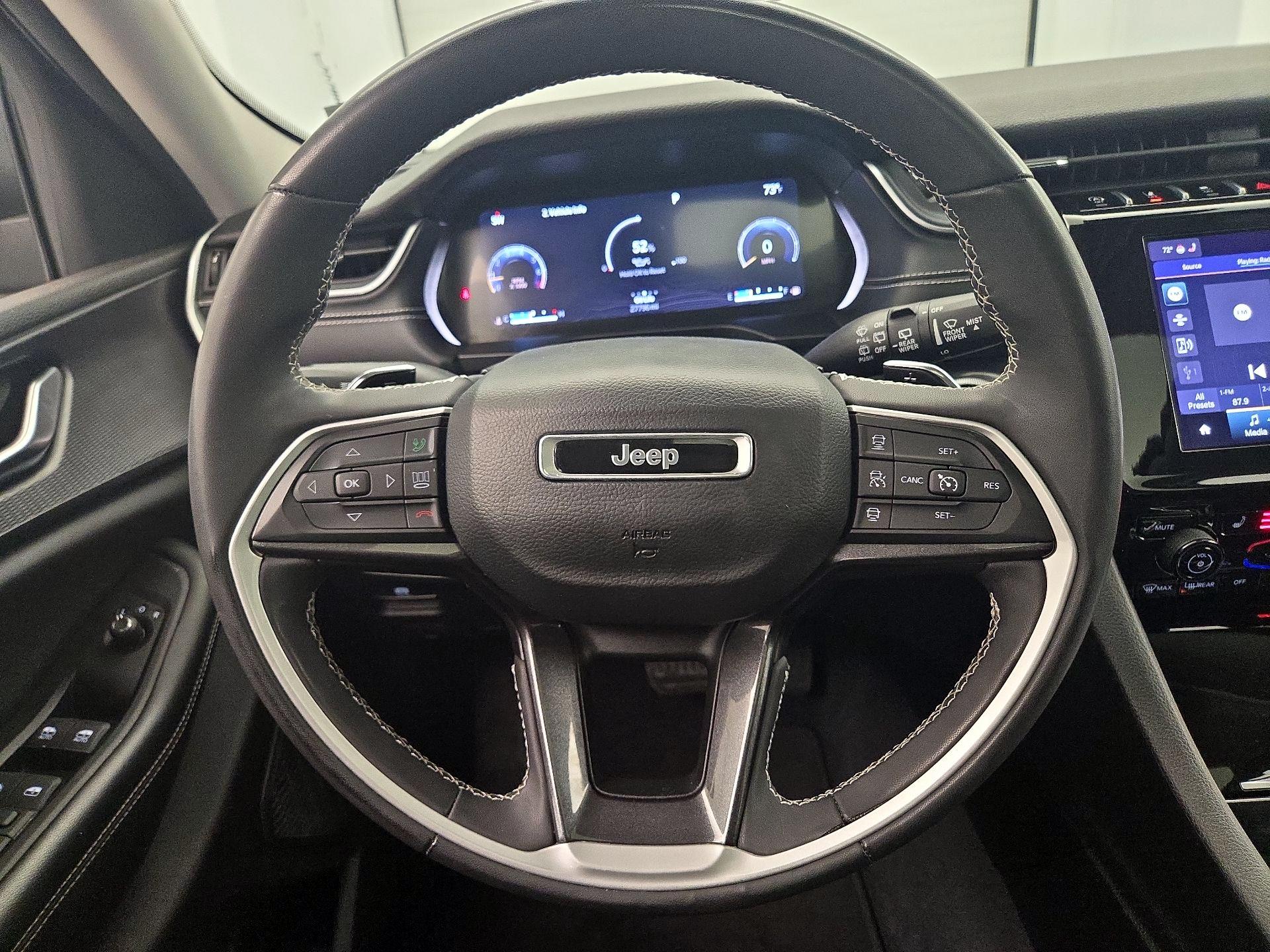 Thumbnail: 2023 Jeep Grand Cherokee - 10