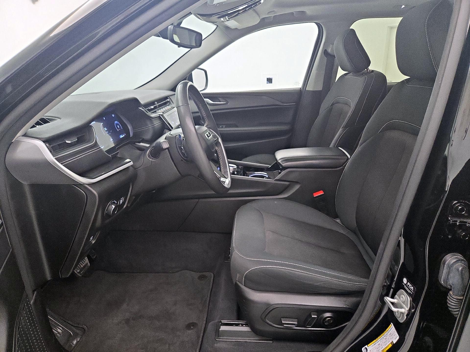 Thumbnail: 2023 Jeep Grand Cherokee - 11