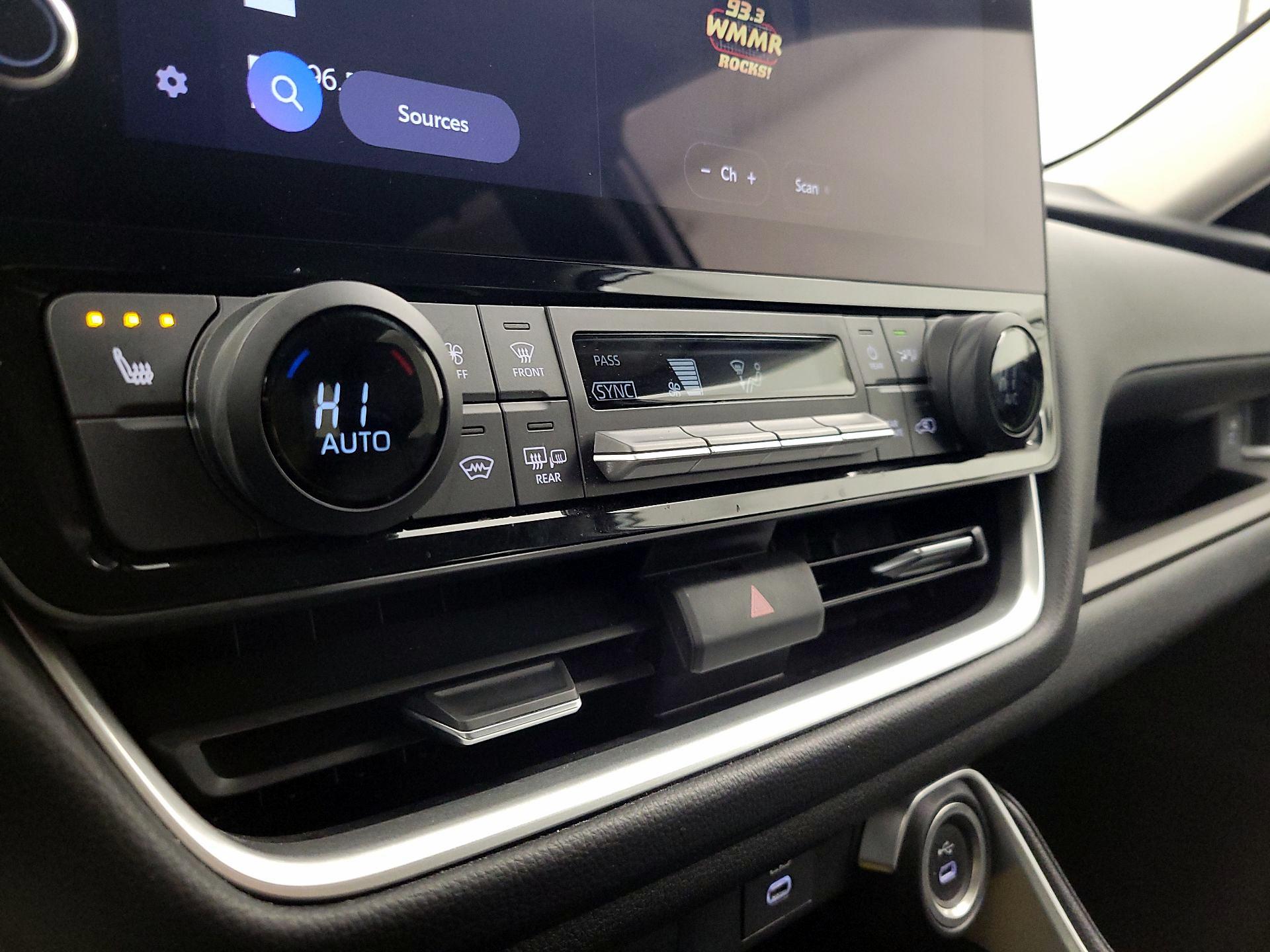 Thumbnail: 2025 Toyota Grand Highlander - 16