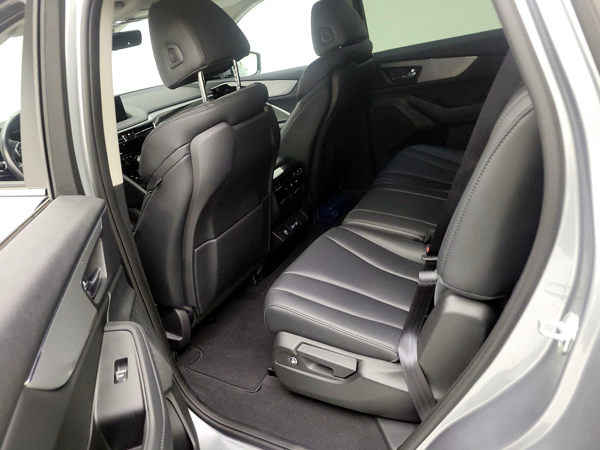 Thumbnail: 2023 Acura MDX - 17