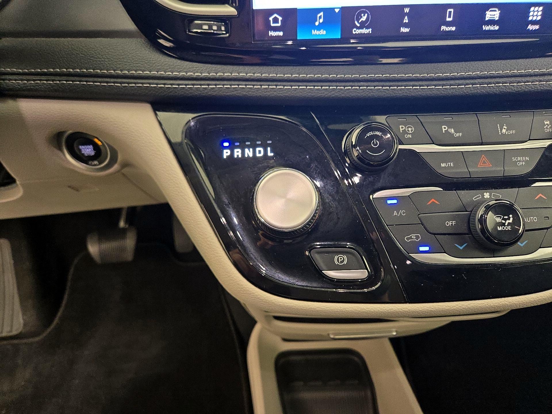 Thumbnail: 2023 Chrysler Pacifica - 18