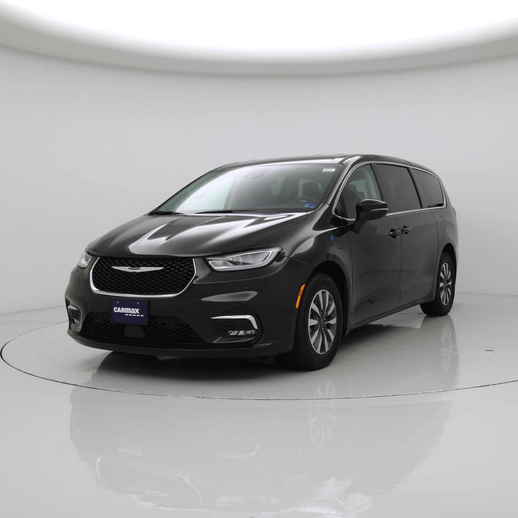 Thumbnail: 2023 Chrysler Pacifica - 4