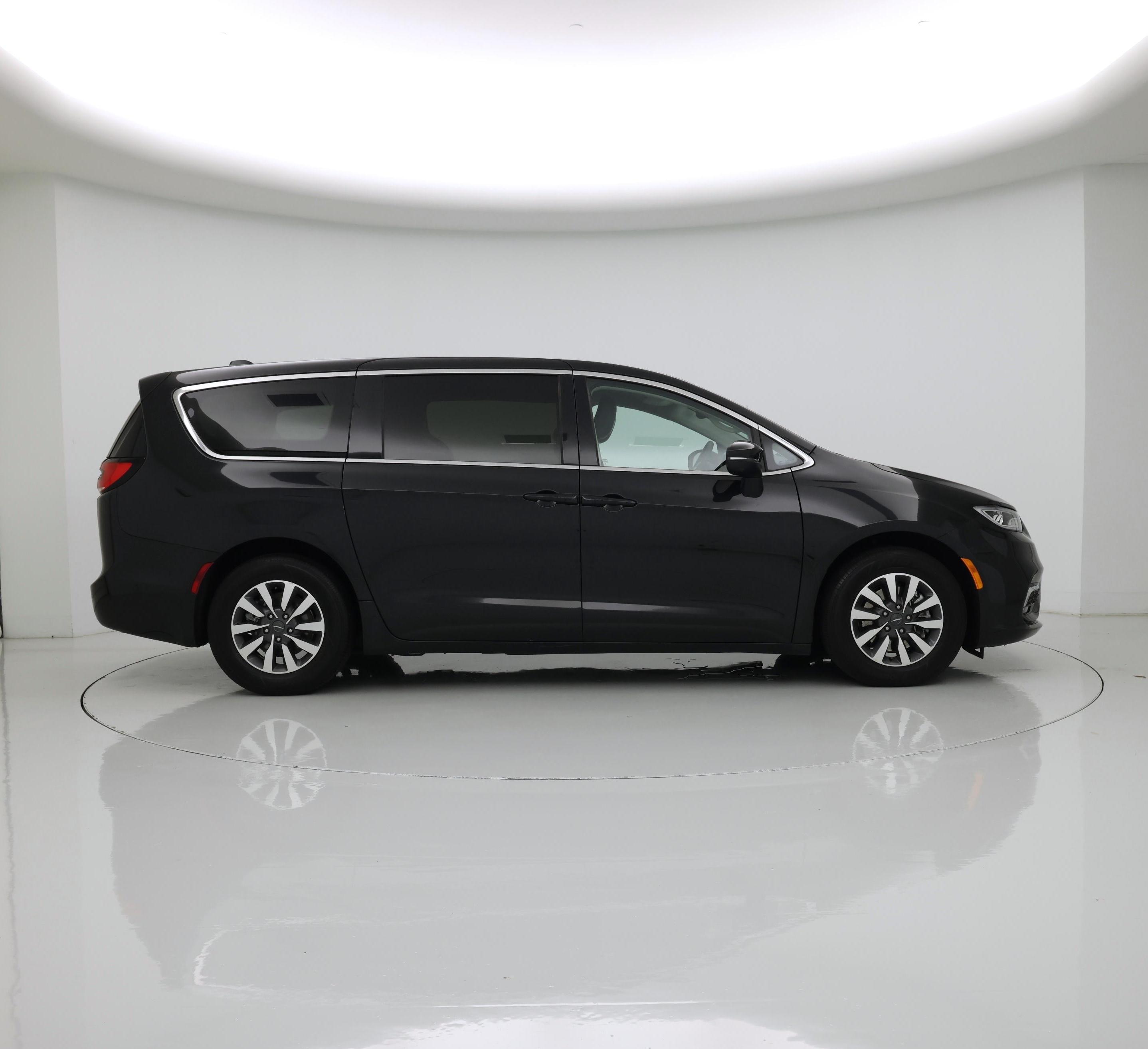 Thumbnail: 2023 Chrysler Pacifica - 7