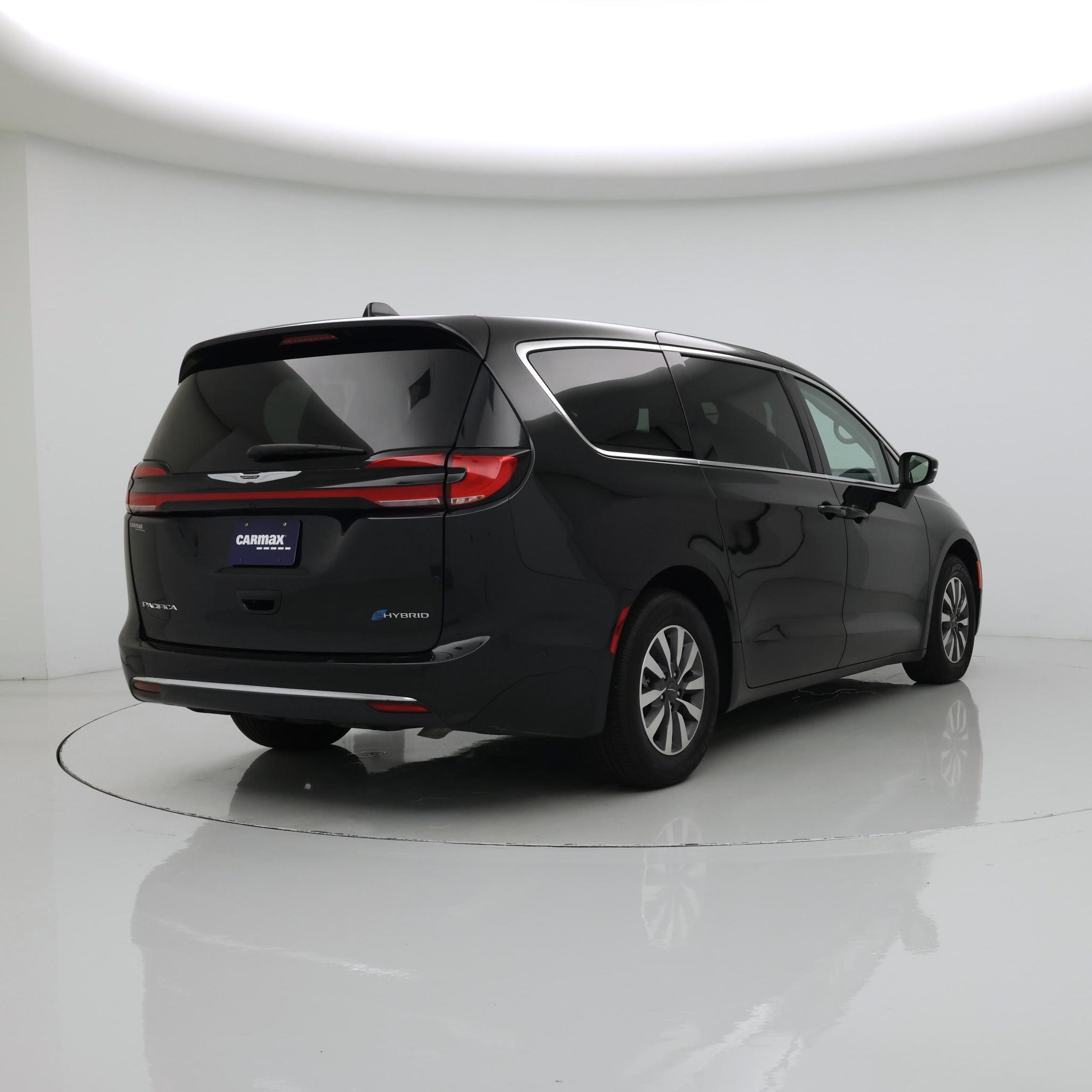 Thumbnail: 2023 Chrysler Pacifica - 8