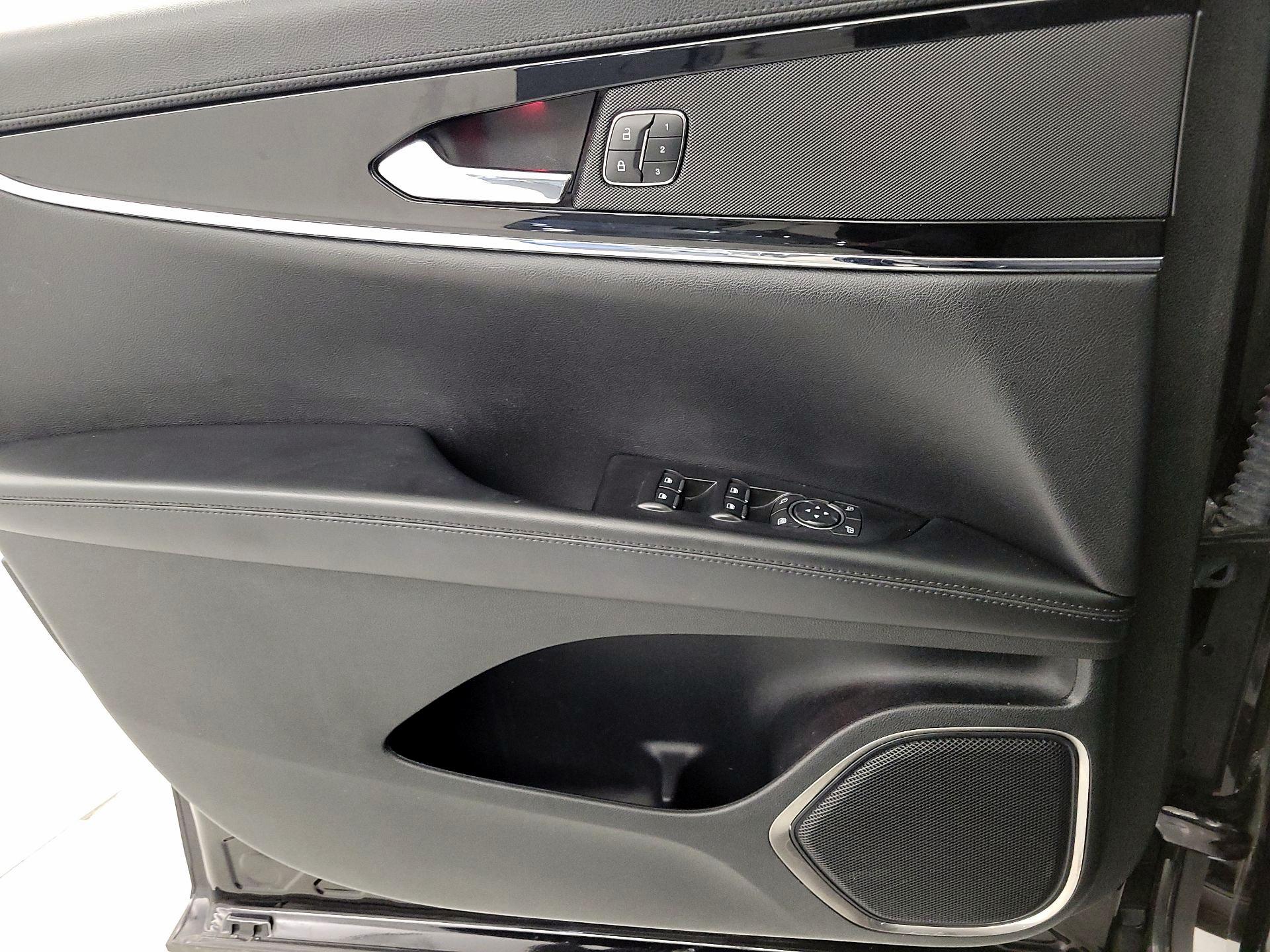 Thumbnail: 2022 Lincoln Nautilus - 12