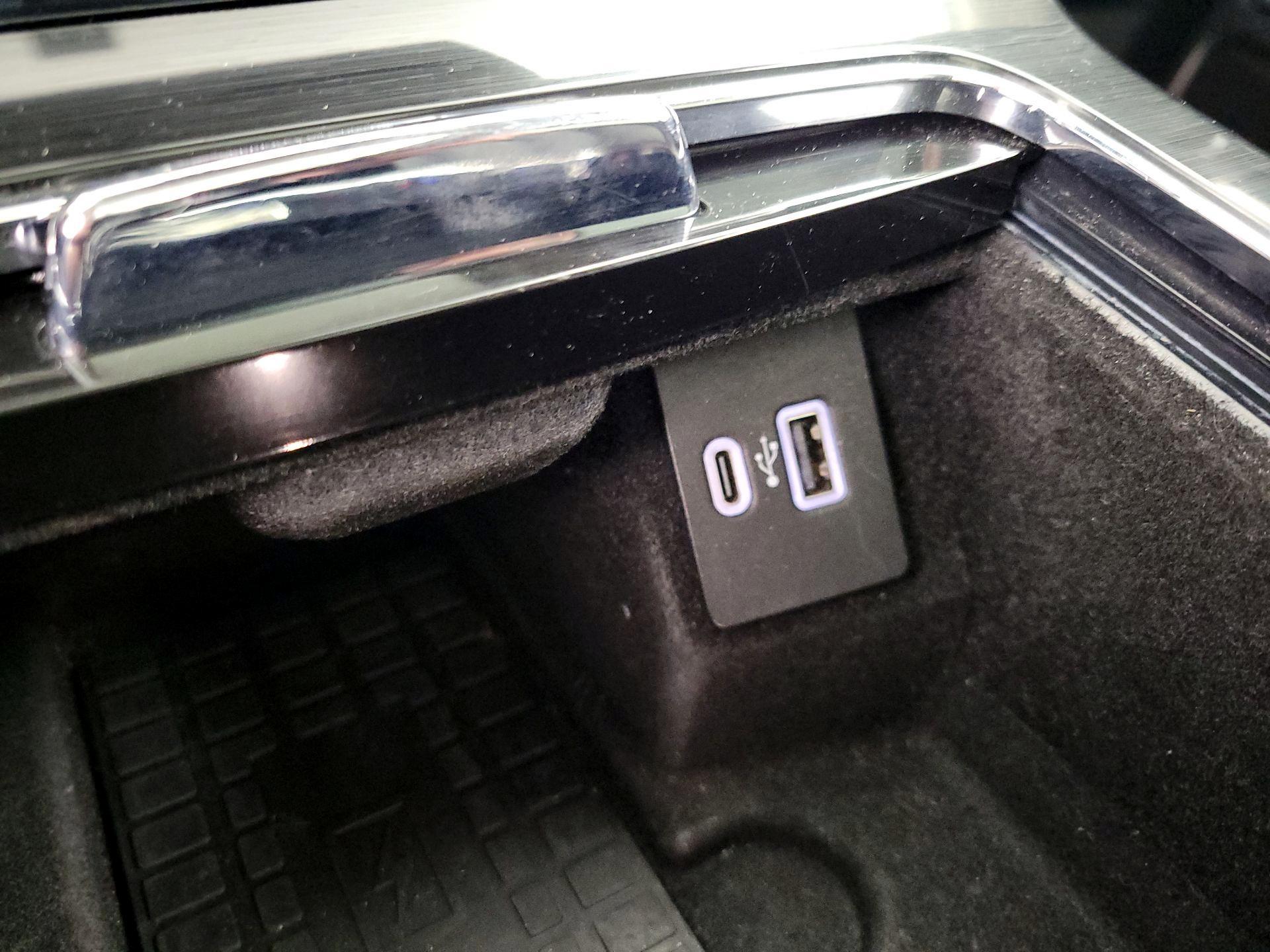 Thumbnail: 2022 Lincoln Nautilus - 19