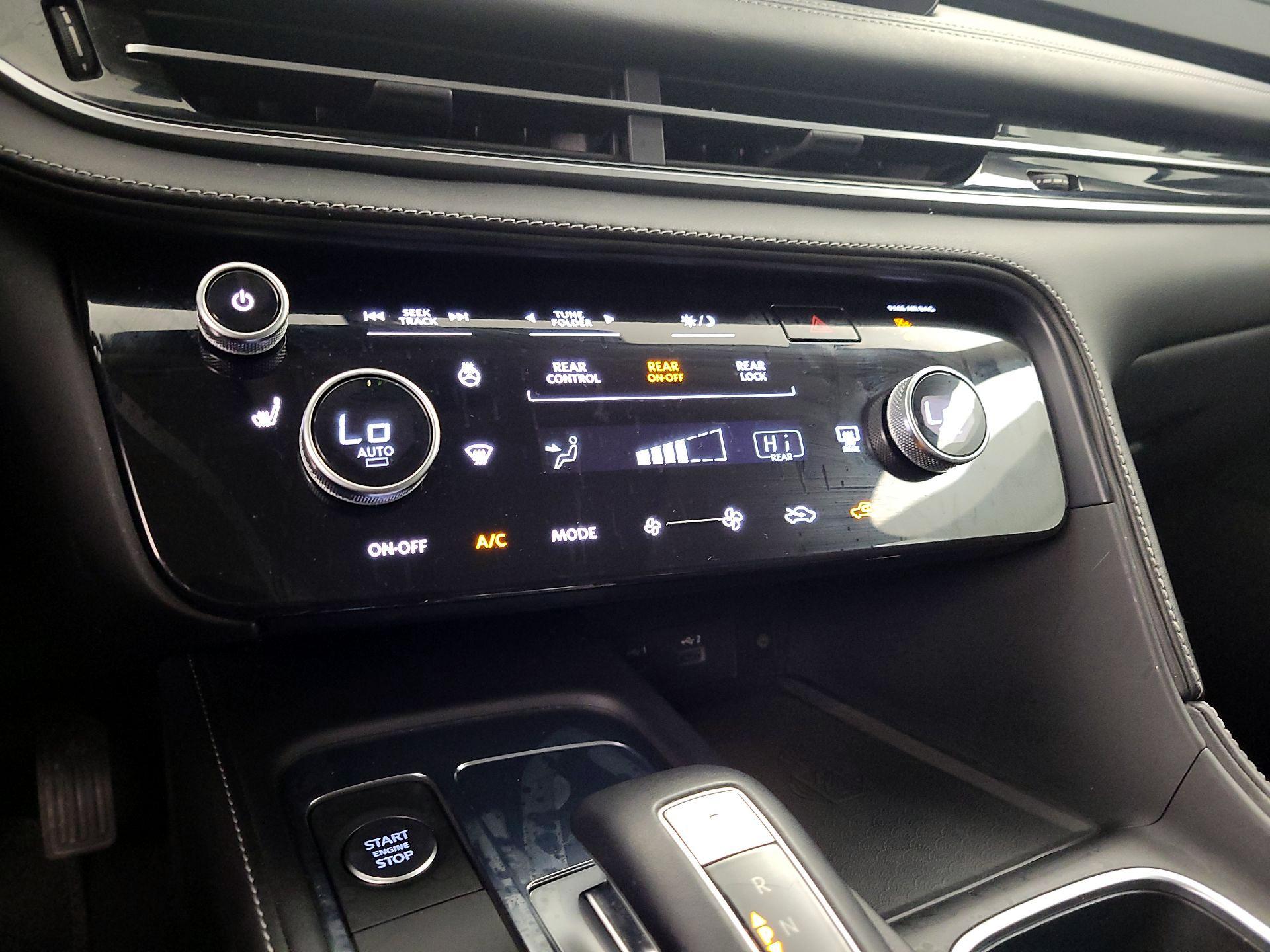 Thumbnail: 2023 INFINITI QX60 - 16