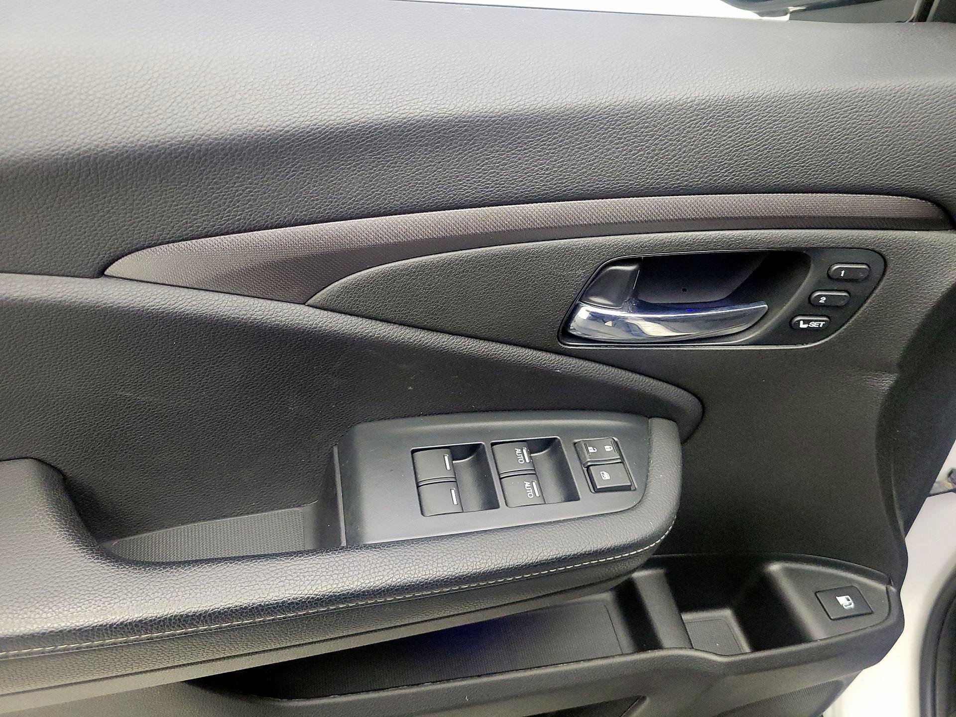 Thumbnail: 2023 Honda Ridgeline - 10