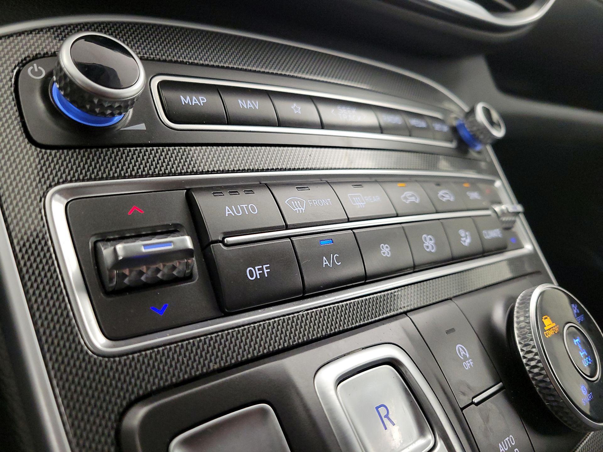 Thumbnail: 2023 Hyundai Santa Fe - 17