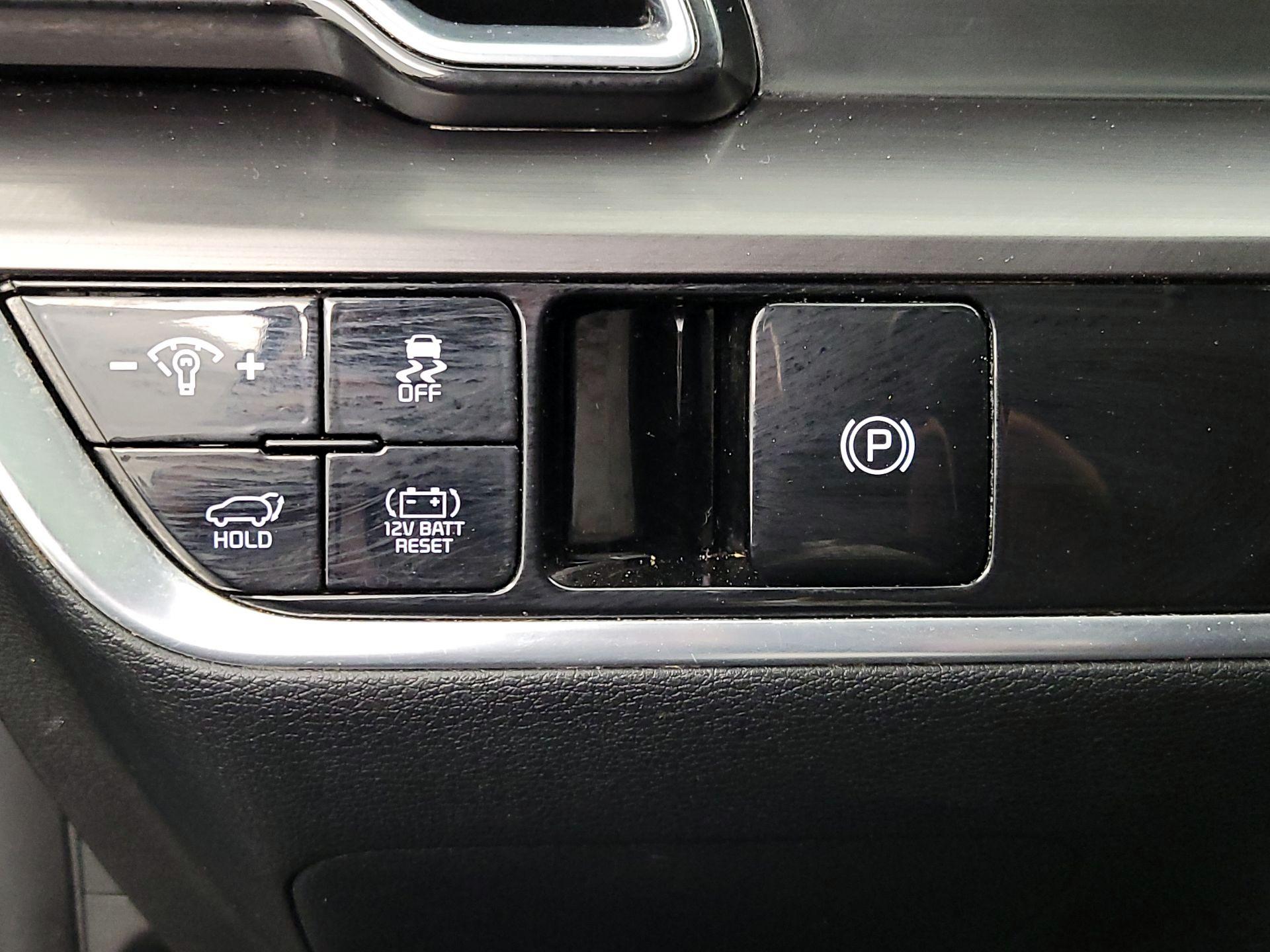 Thumbnail: 2023 Kia Sportage - 13
