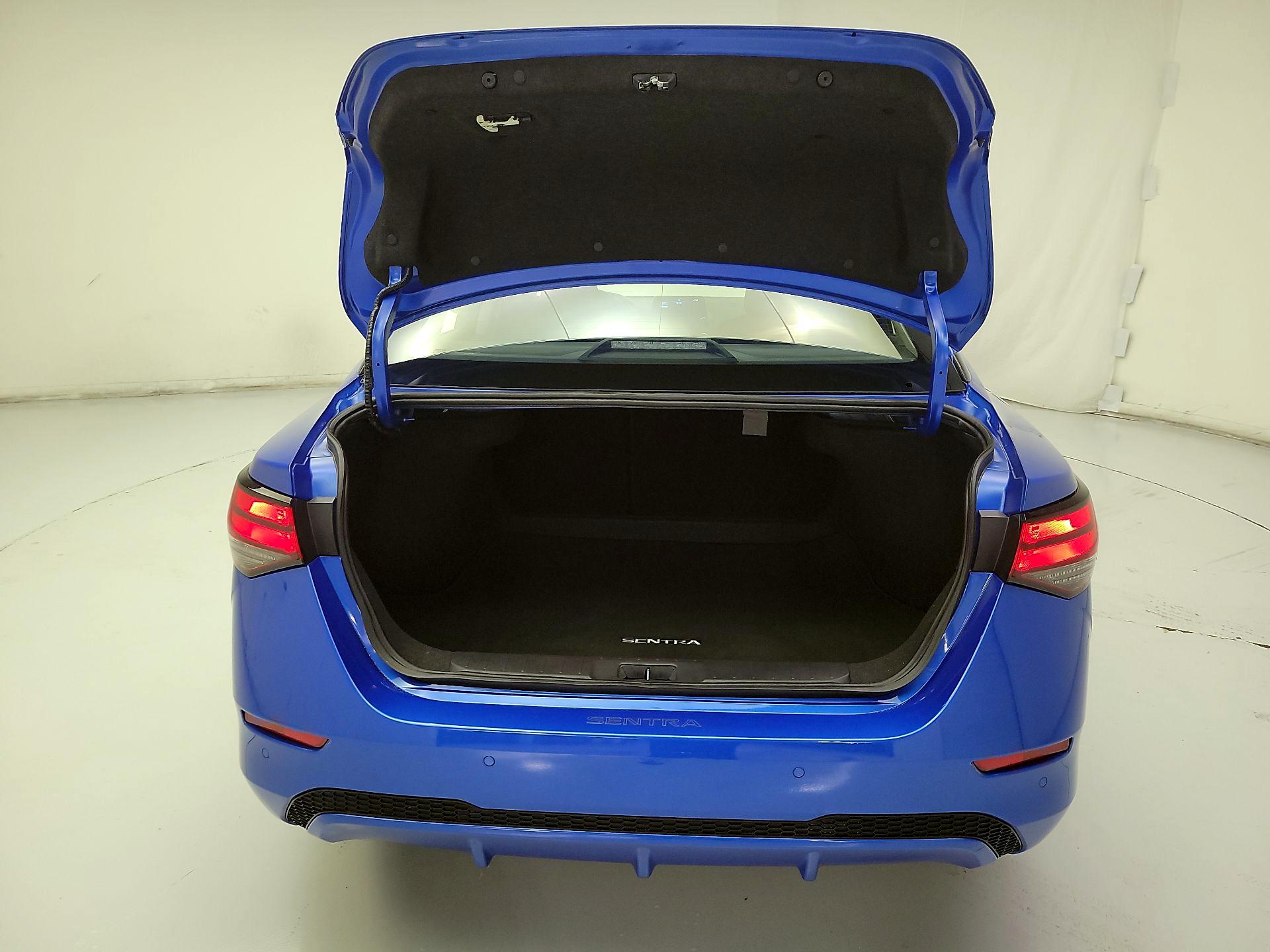 Thumbnail: 2023 Nissan Sentra - 18