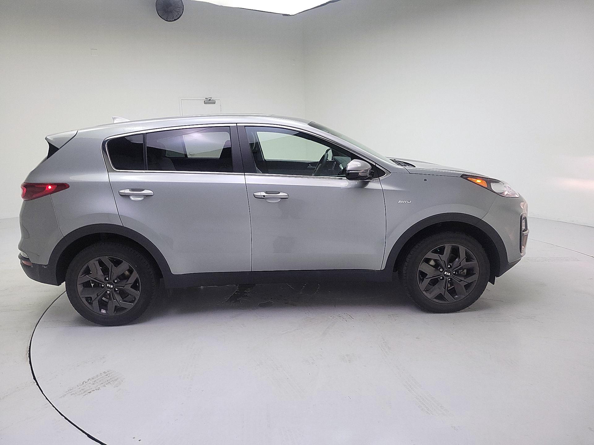 Thumbnail: 2022 Kia Sportage - 4