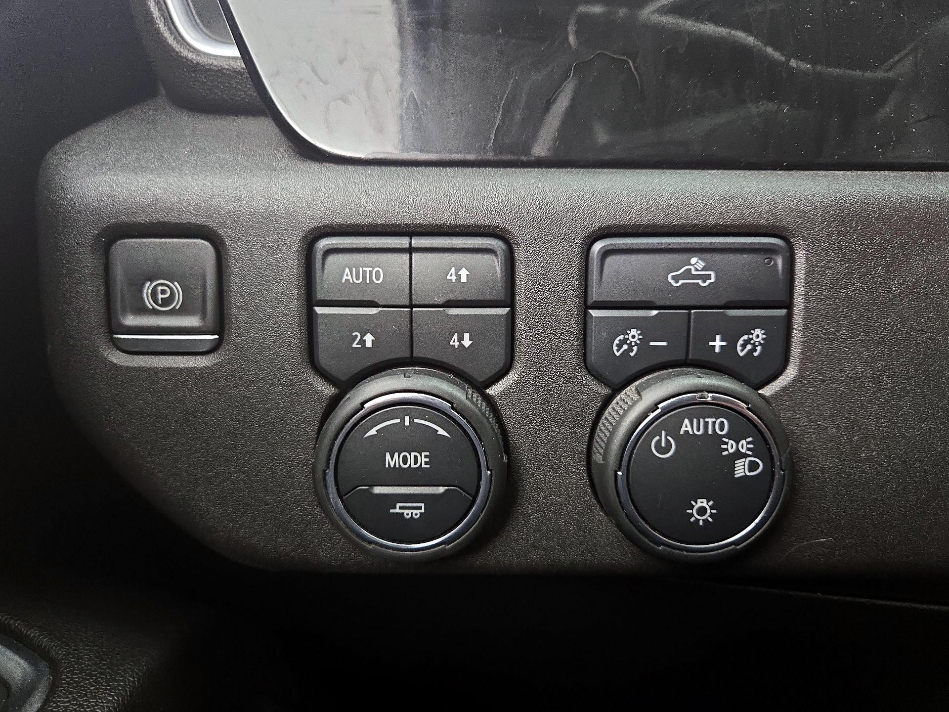 Thumbnail: 2022 Chevrolet Silverado 1500 - 13