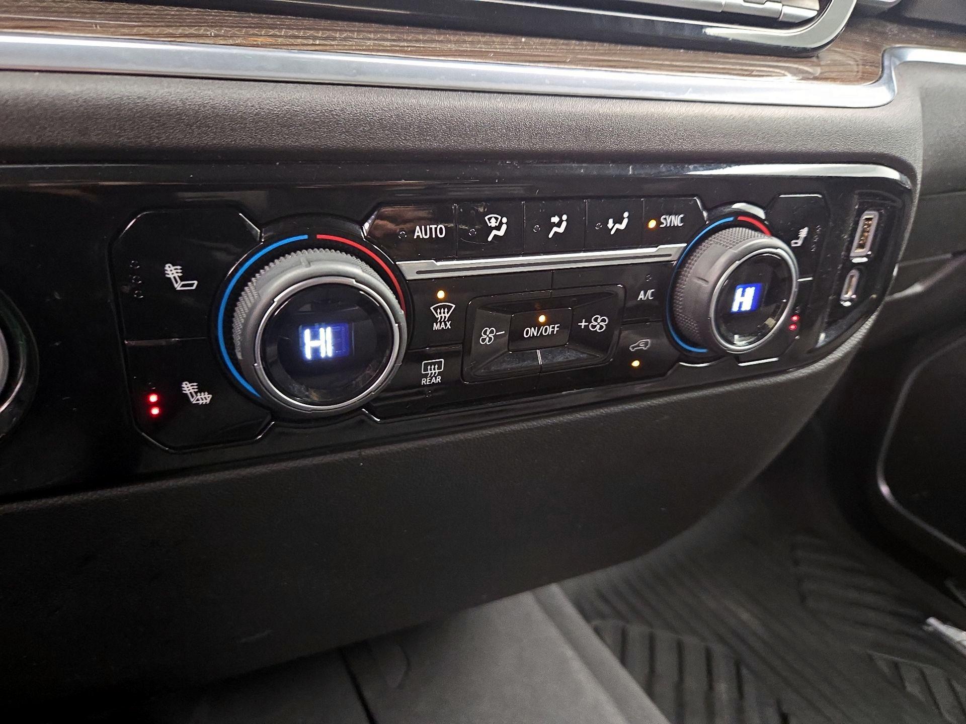 Thumbnail: 2022 Chevrolet Silverado 1500 - 16