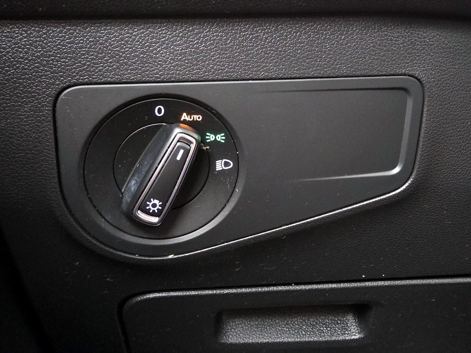 2022 Volkswagen Tiguan SE - Photo 14