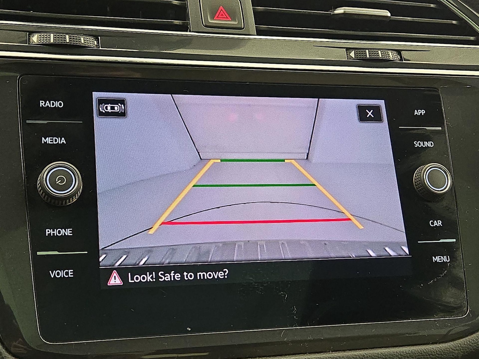2022 Volkswagen Tiguan SE - Photo 15