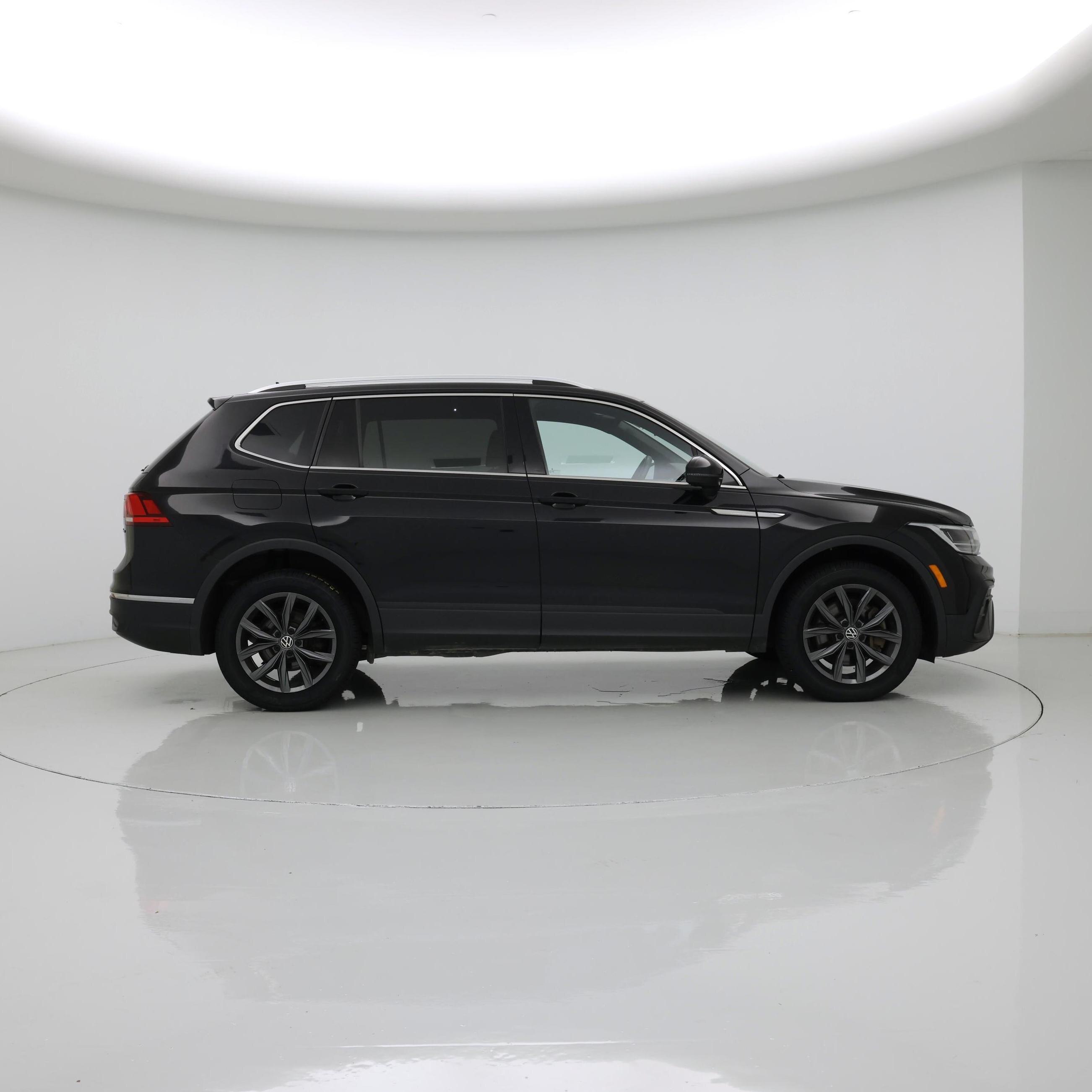 Thumbnail: 2022 Volkswagen Tiguan - 7