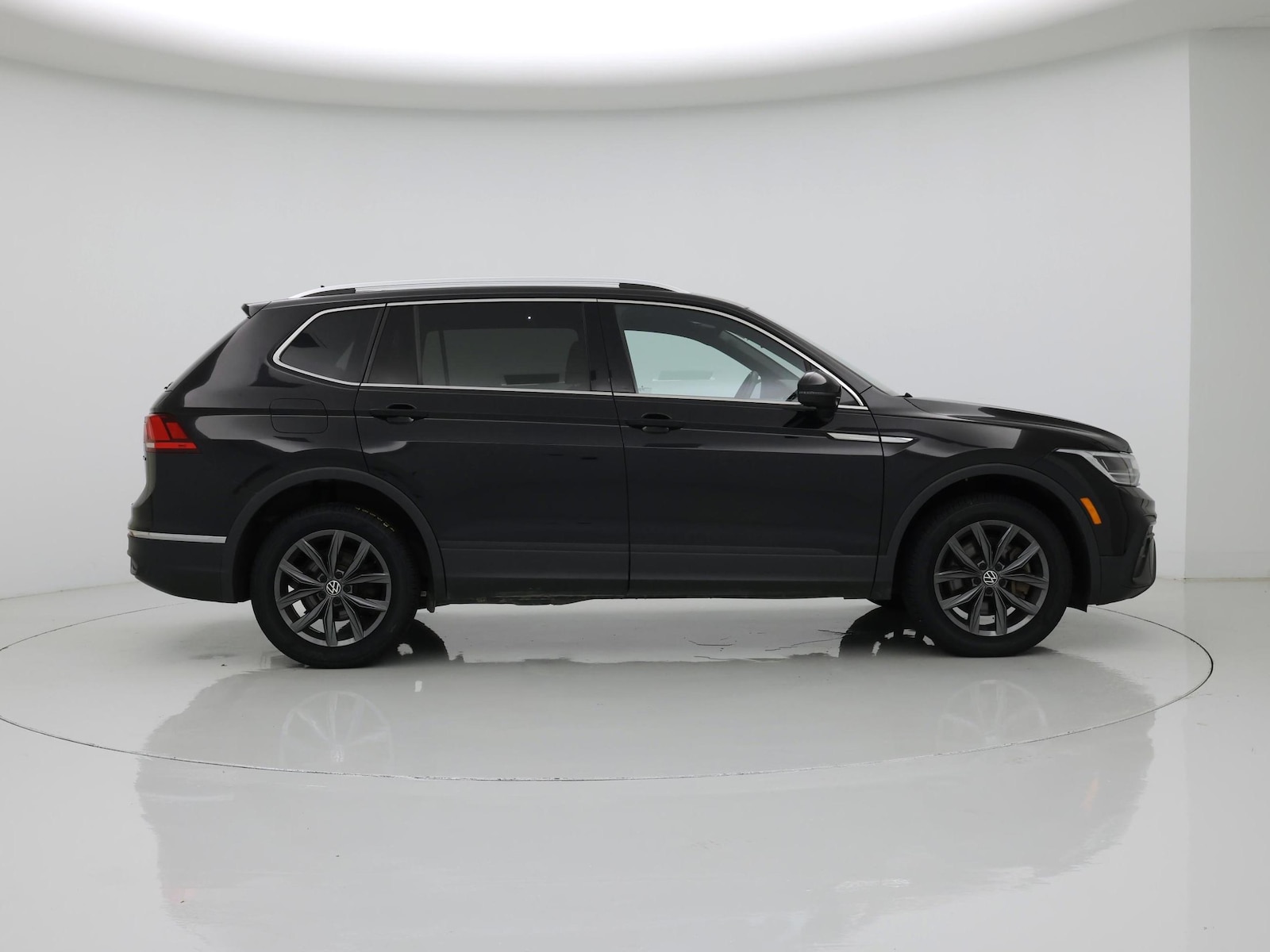 2022 Volkswagen Tiguan SE - Photo 8