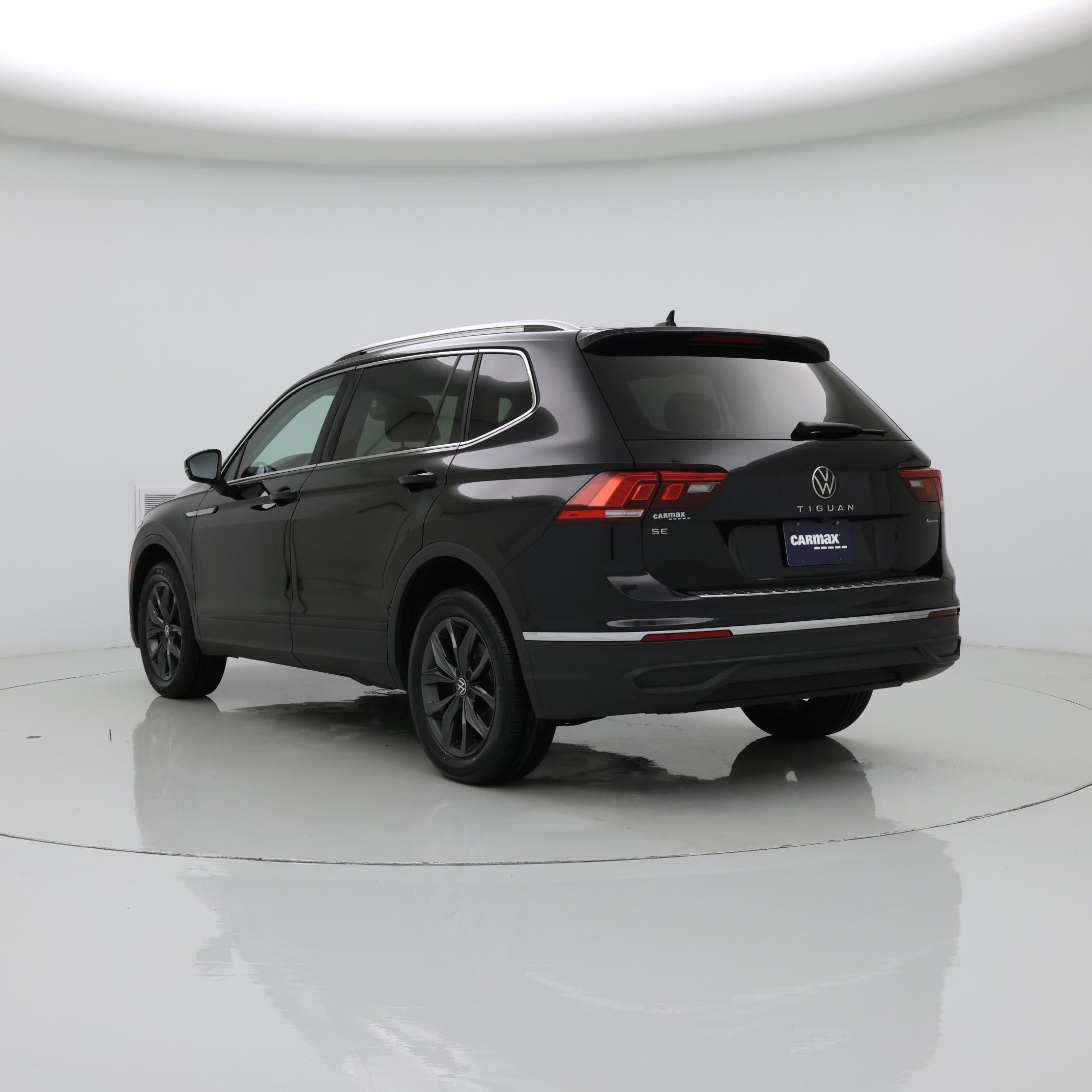 Thumbnail: 2022 Volkswagen Tiguan - 2