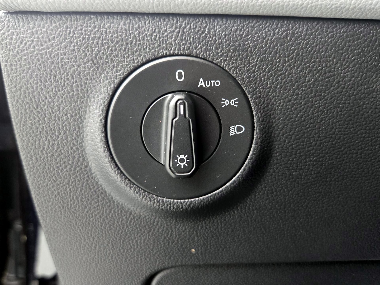 2022 Volkswagen Taos SE - Photo 14