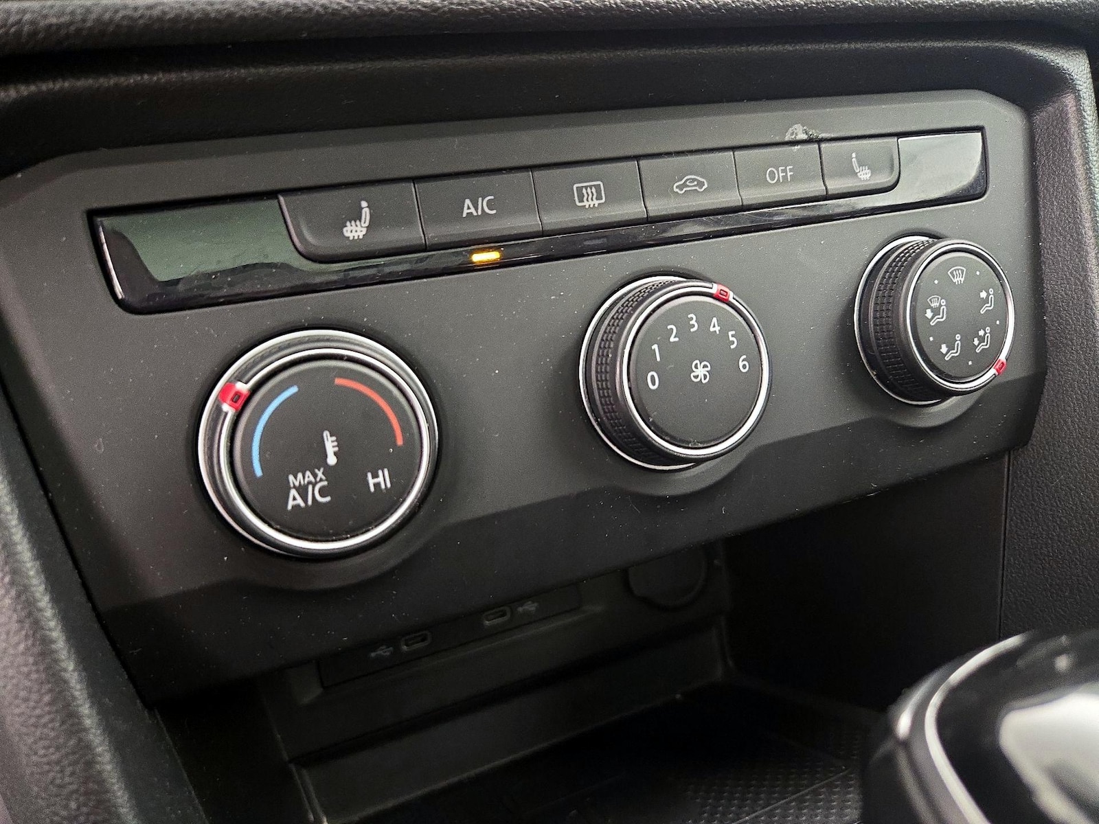 2022 Volkswagen Taos SE - Photo 17