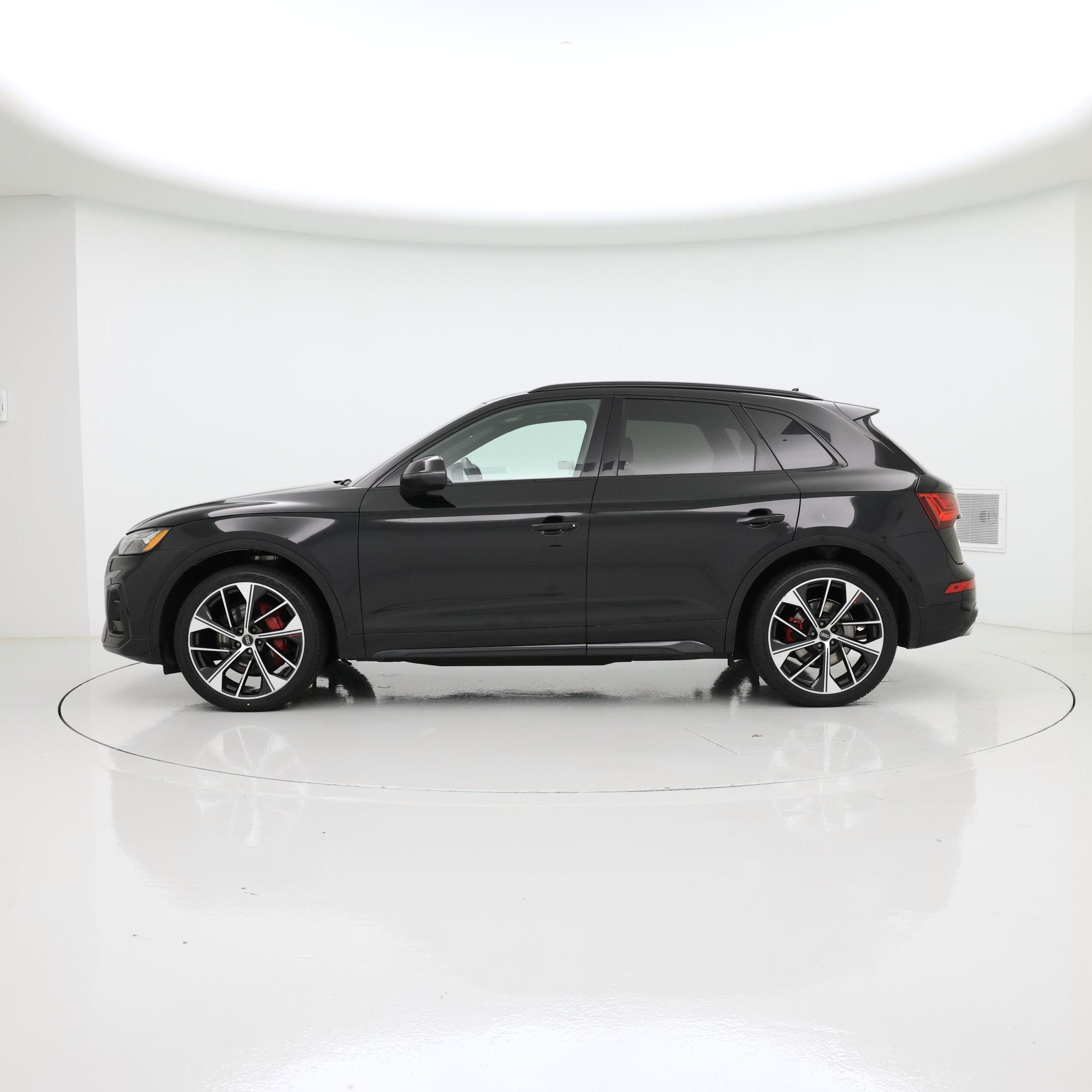 Thumbnail: 2021 Audi SQ5 - 3