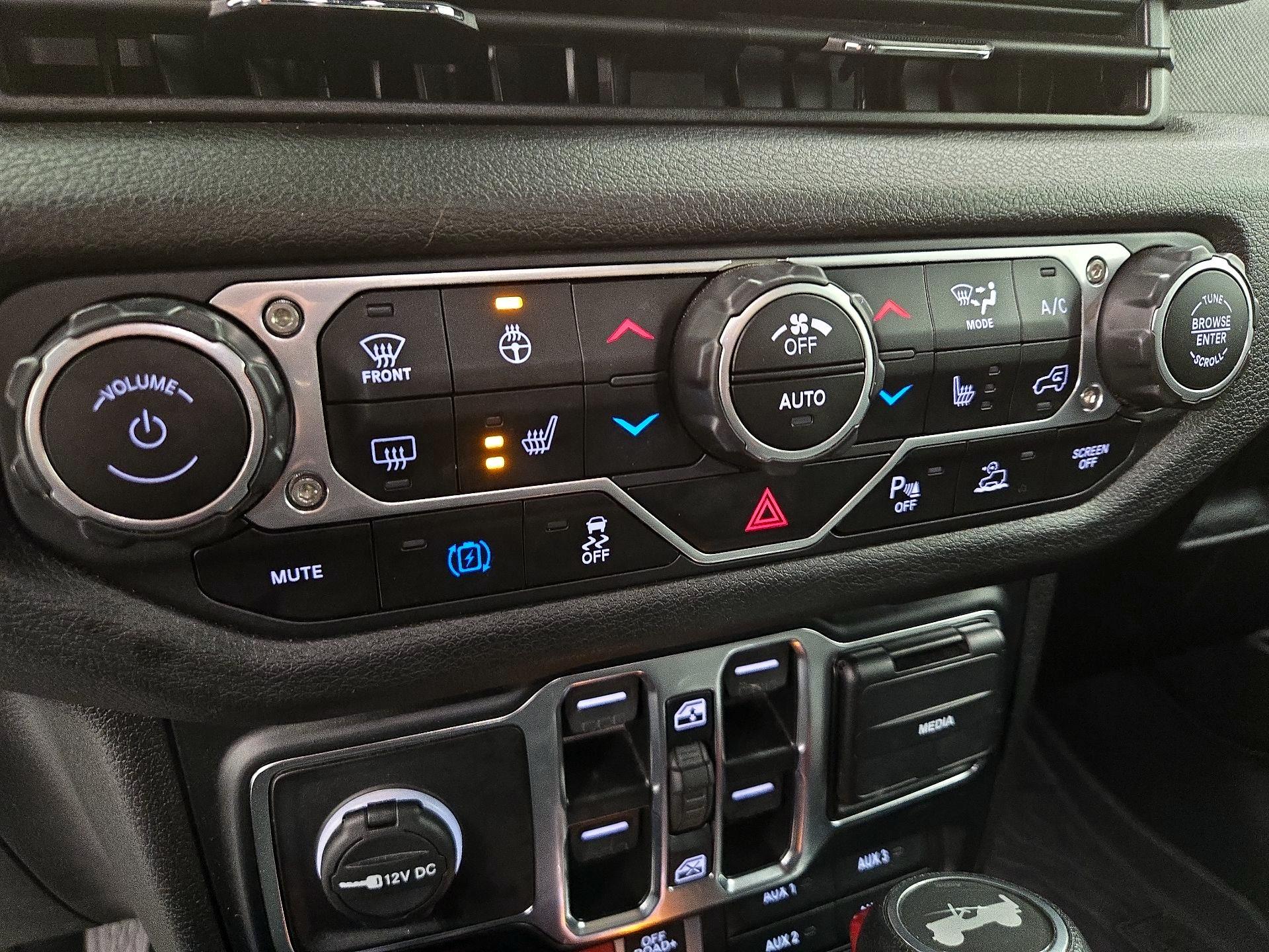 Thumbnail: 2024 Jeep Wrangler - 16