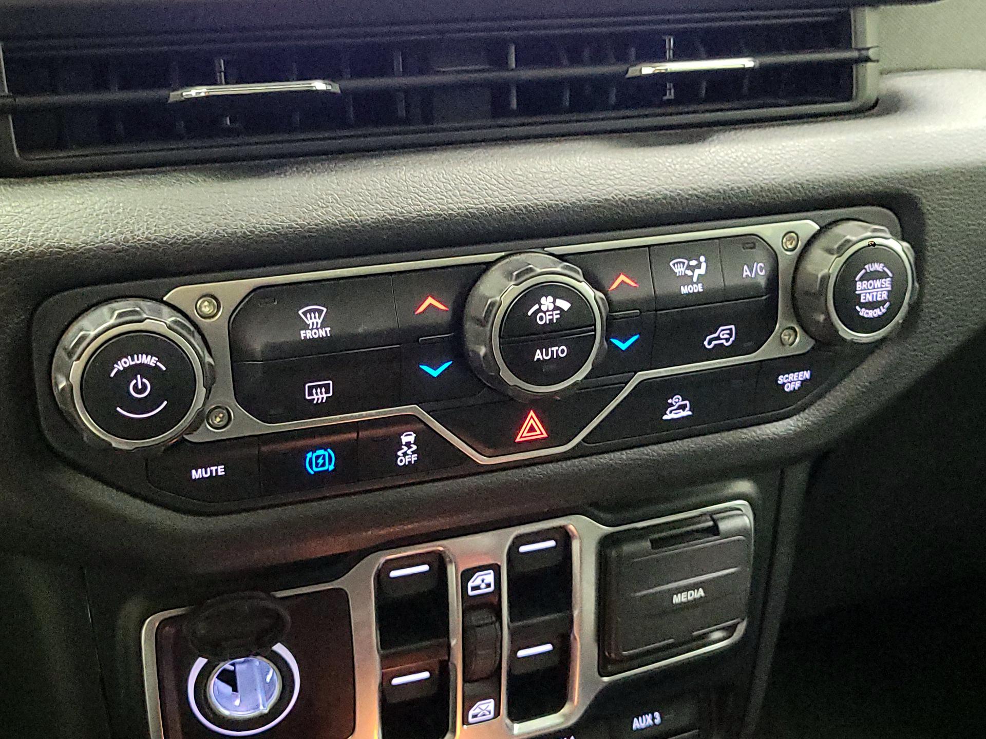 Thumbnail: 2024 Jeep Wrangler - 14