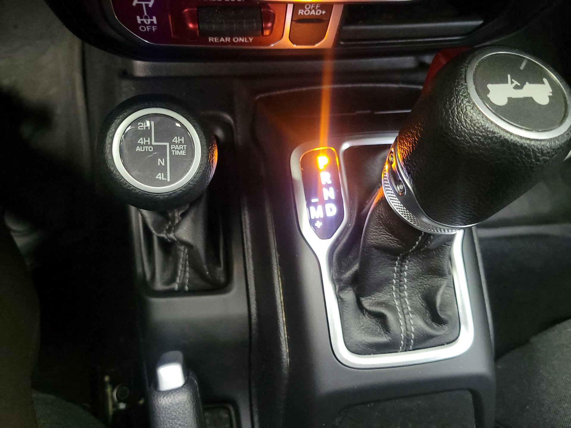 Thumbnail: 2024 Jeep Wrangler - 15