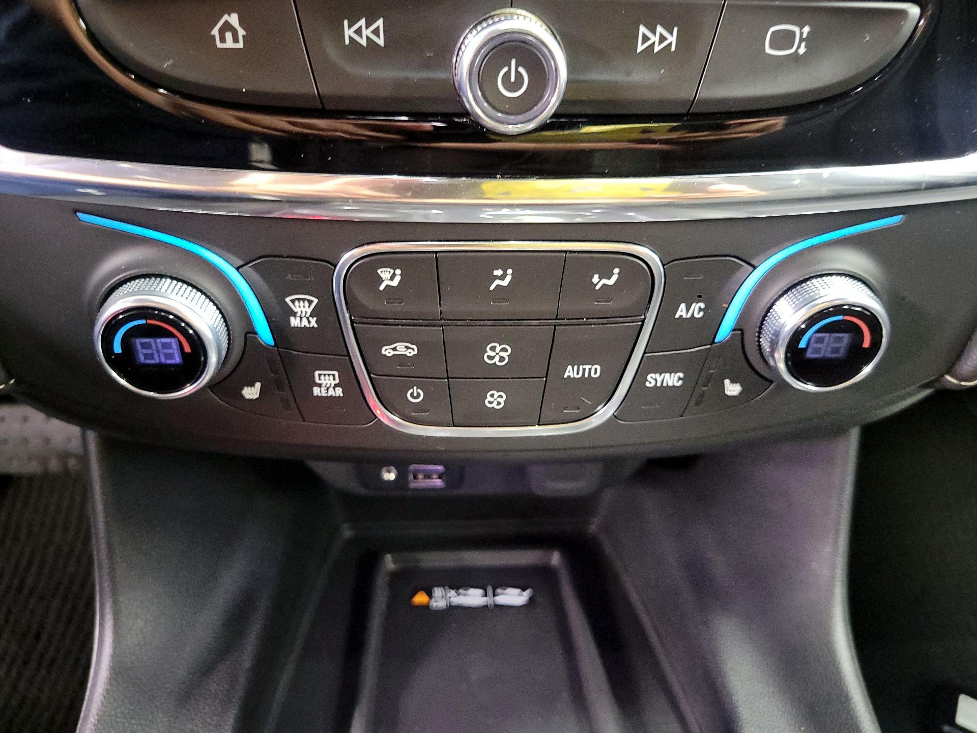 Thumbnail: 2023 Chevrolet Traverse - 17