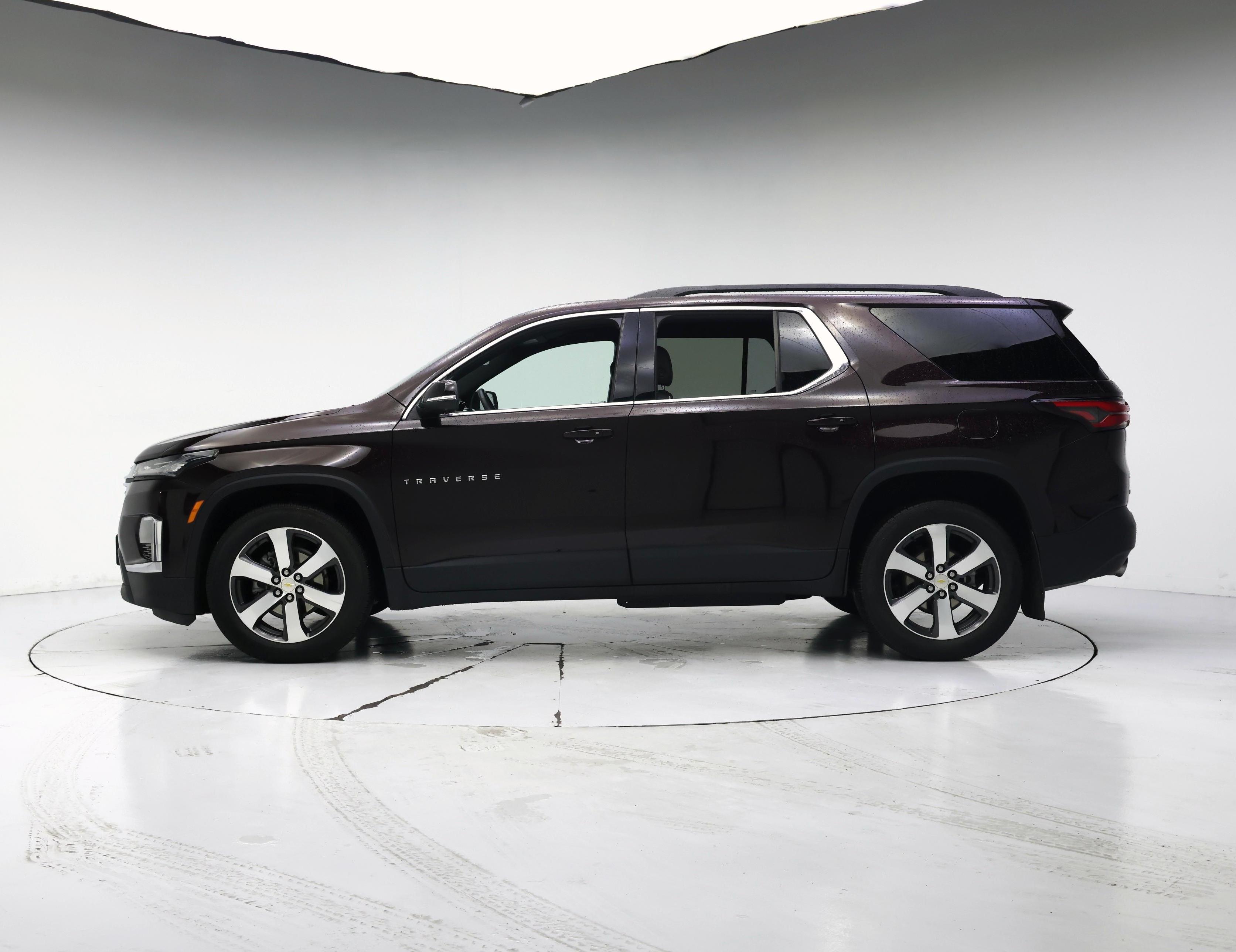 Thumbnail: 2023 Chevrolet Traverse - 3