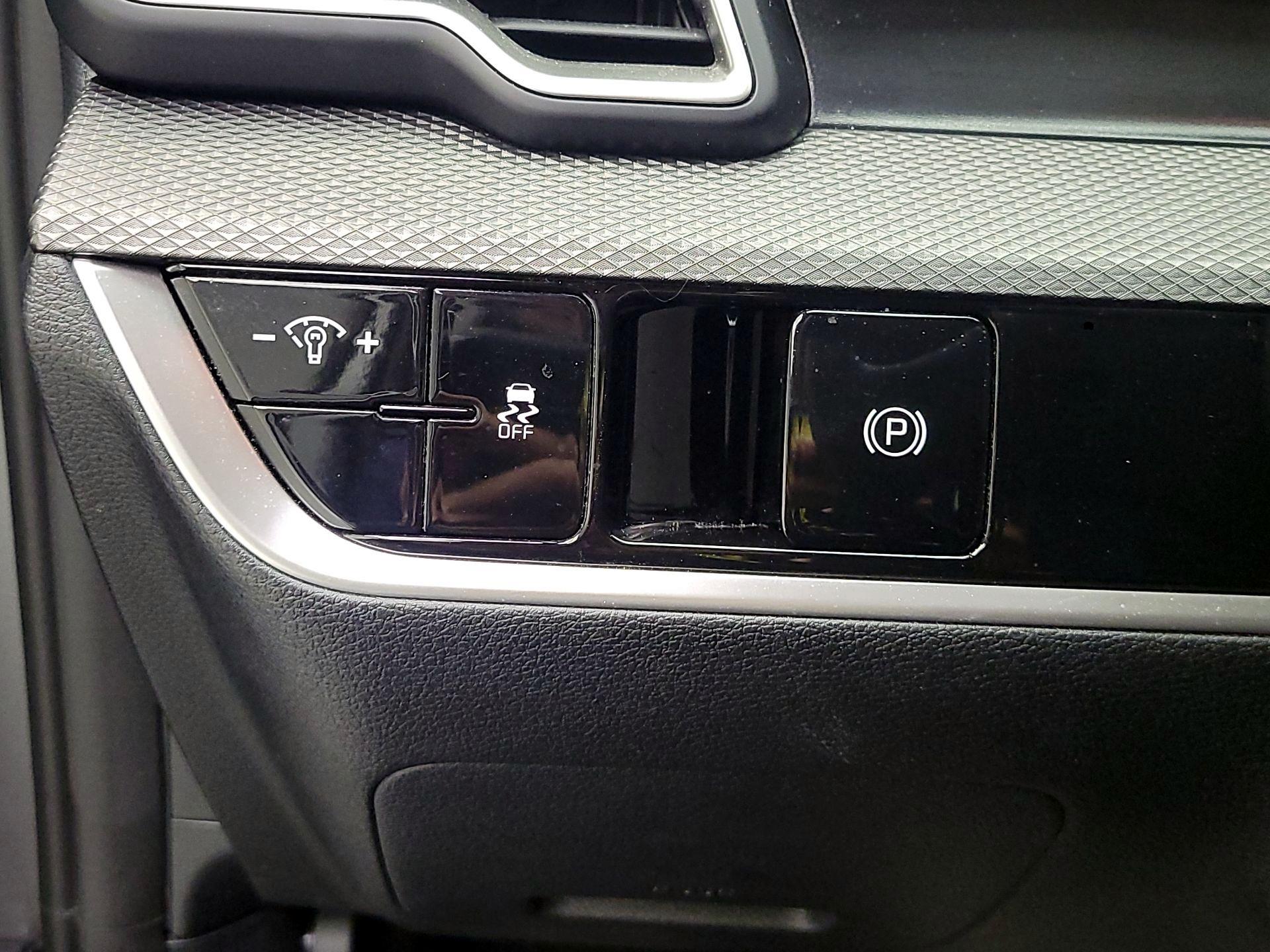 Thumbnail: 2023 Kia Sportage - 11