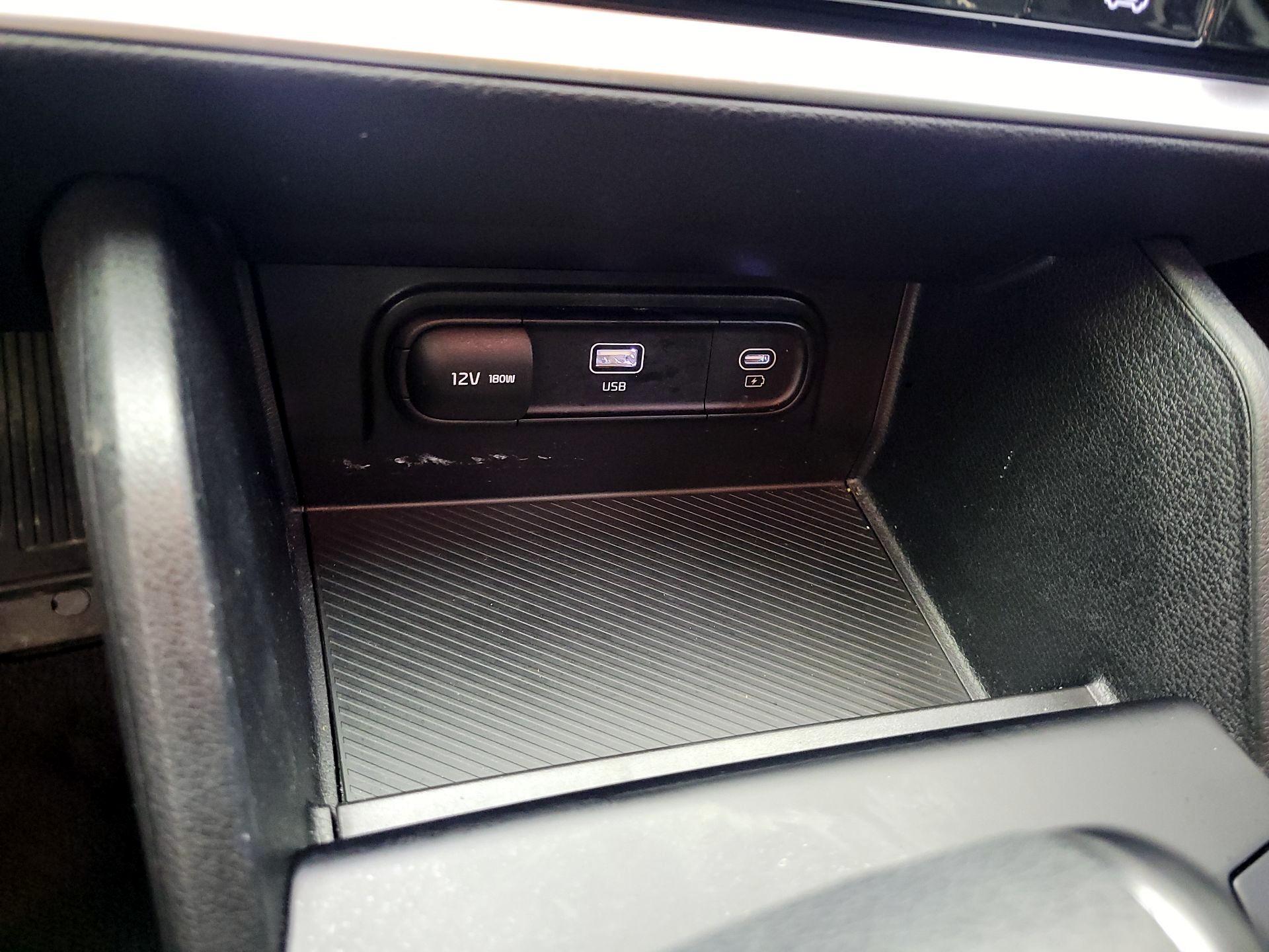 Thumbnail: 2023 Kia Sportage - 16