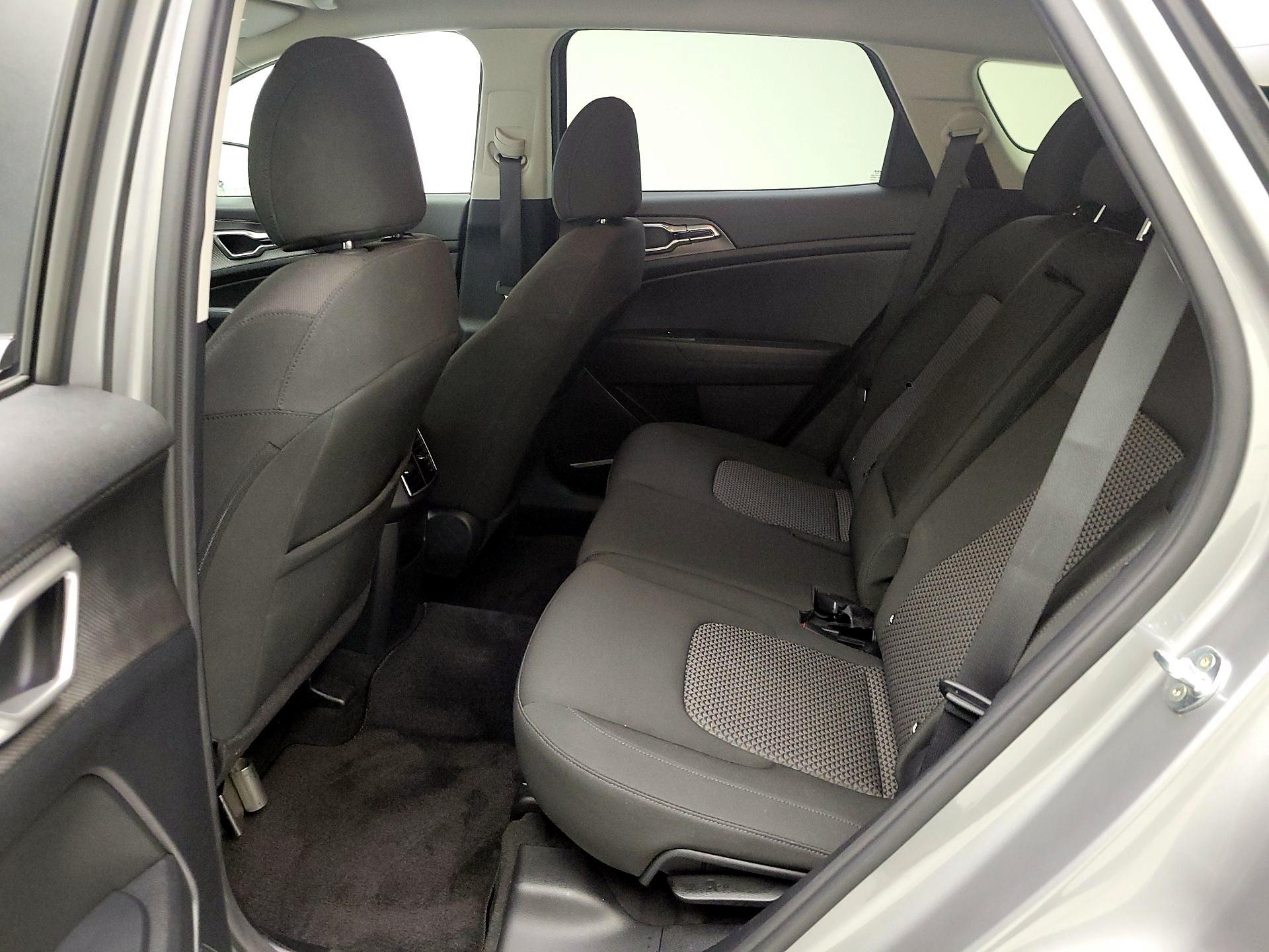 Thumbnail: 2023 Kia Sportage - 17