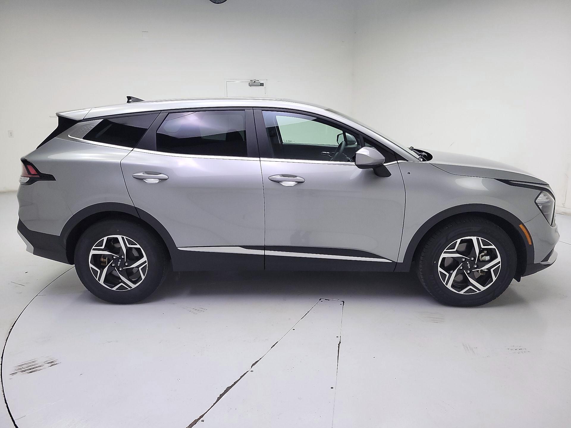 Thumbnail: 2023 Kia Sportage - 4