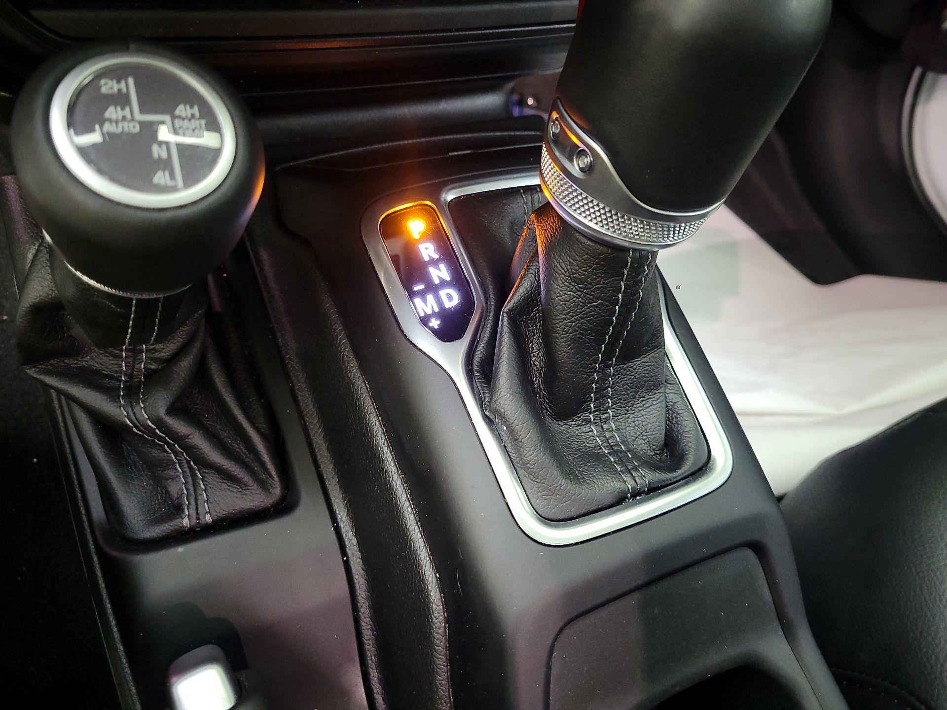 Thumbnail: 2024 Jeep Wrangler - 18