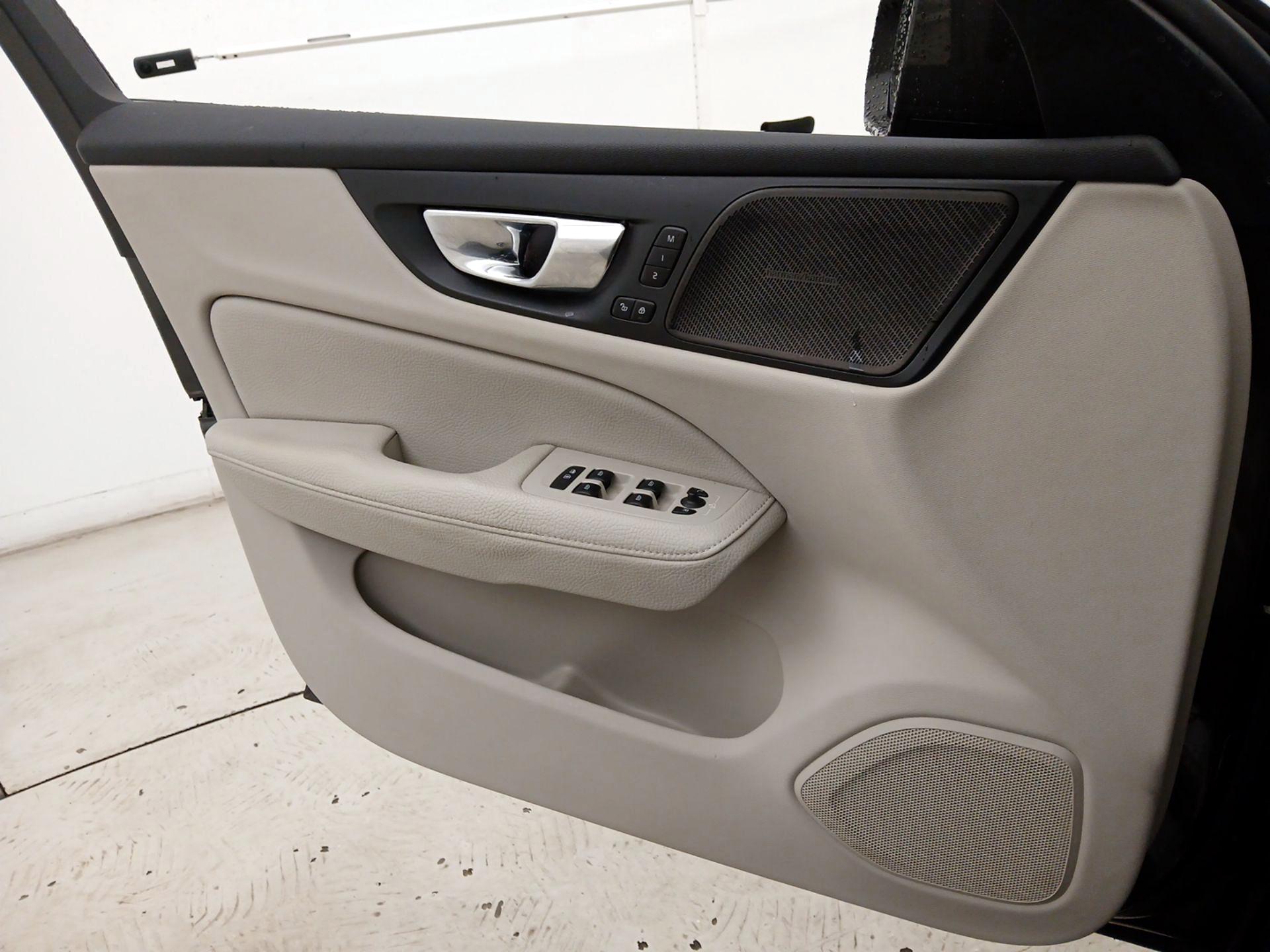 Thumbnail: 2022 Volvo S60 - 12