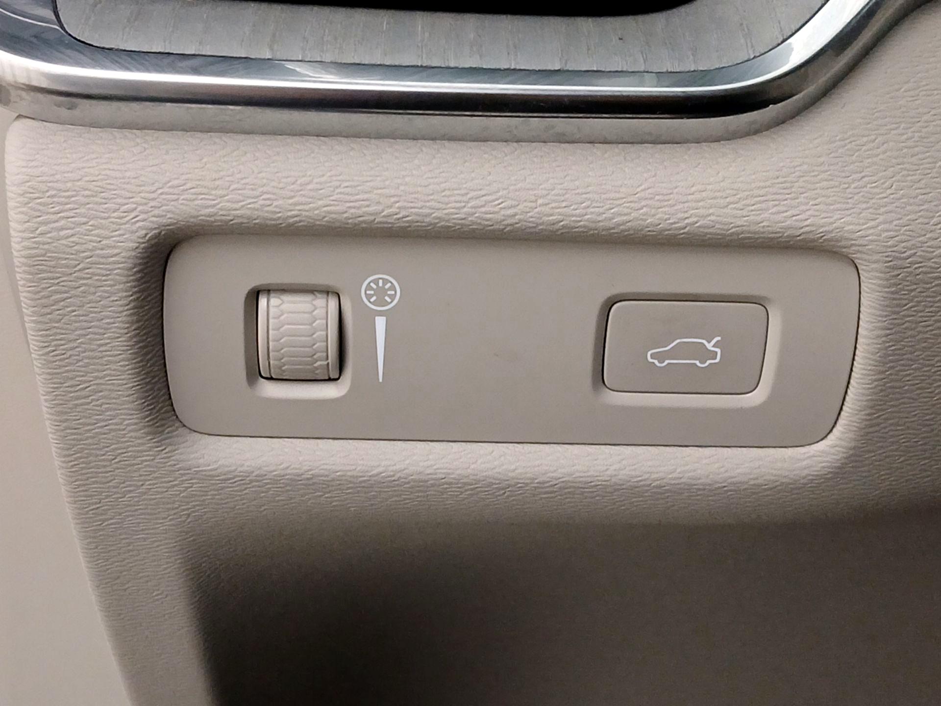 Thumbnail: 2022 Volvo S60 - 13