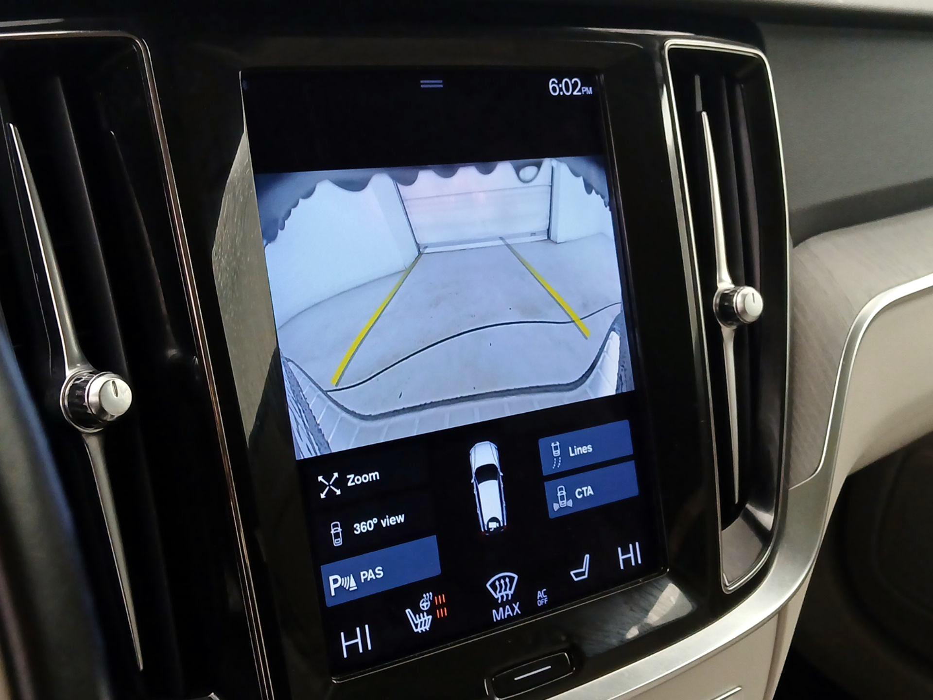 Thumbnail: 2022 Volvo S60 - 14