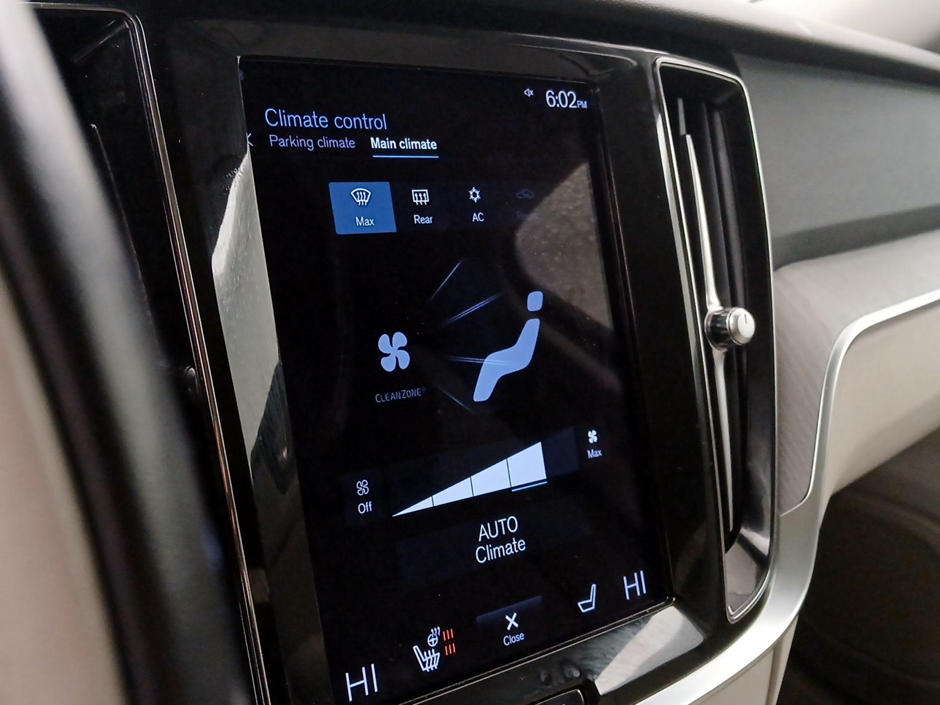 Thumbnail: 2022 Volvo S60 - 16