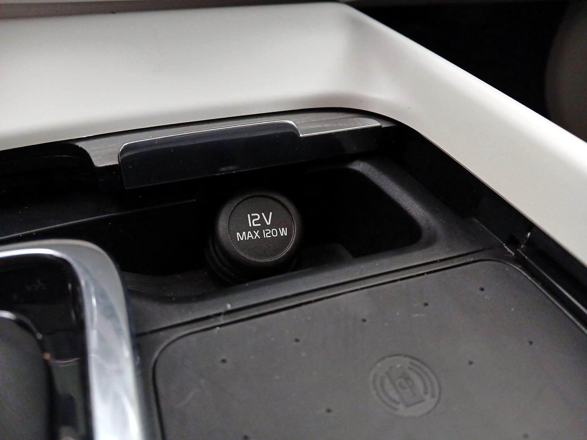 Thumbnail: 2022 Volvo S60 - 18