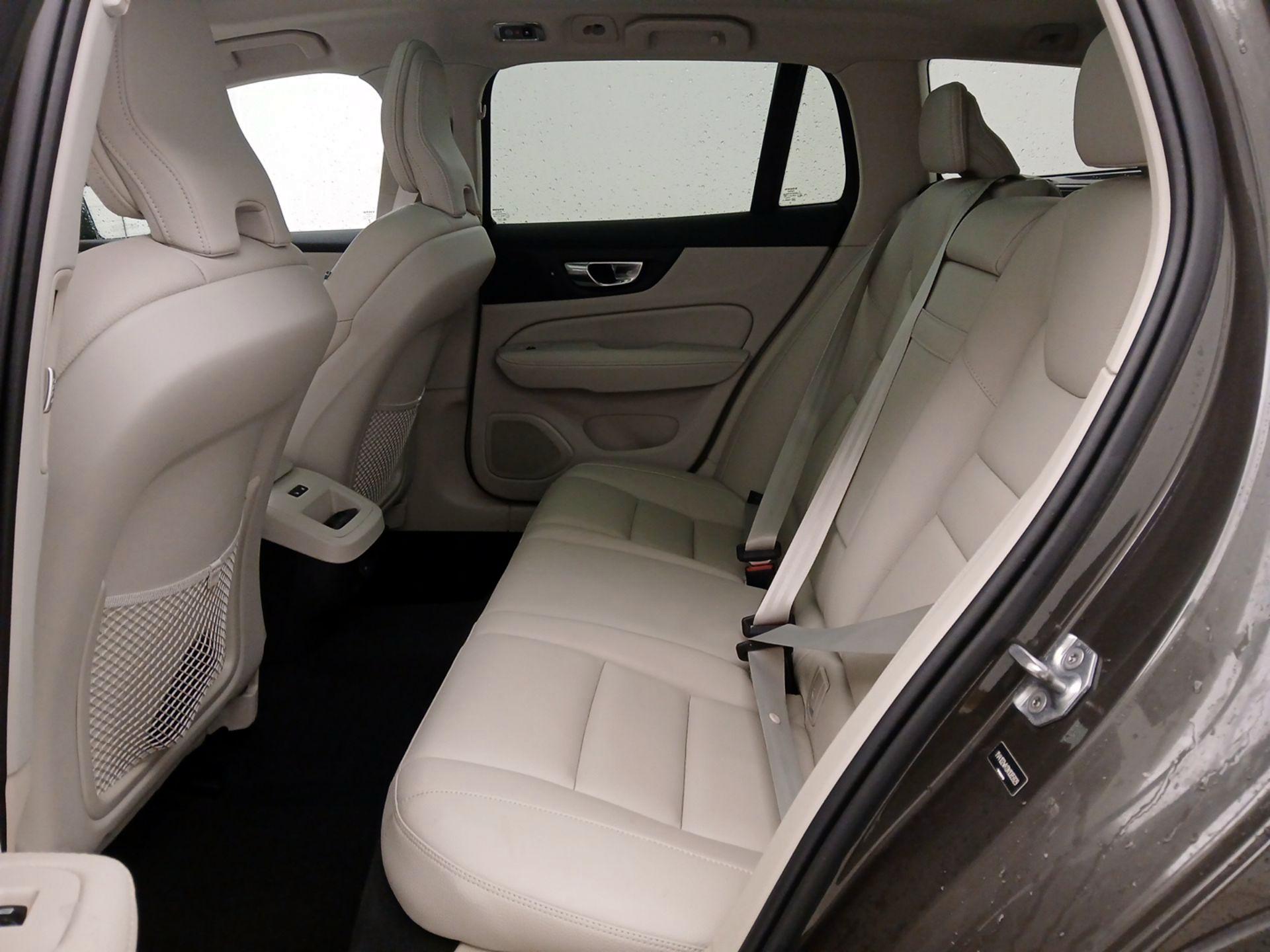 Thumbnail: 2022 Volvo S60 - 20