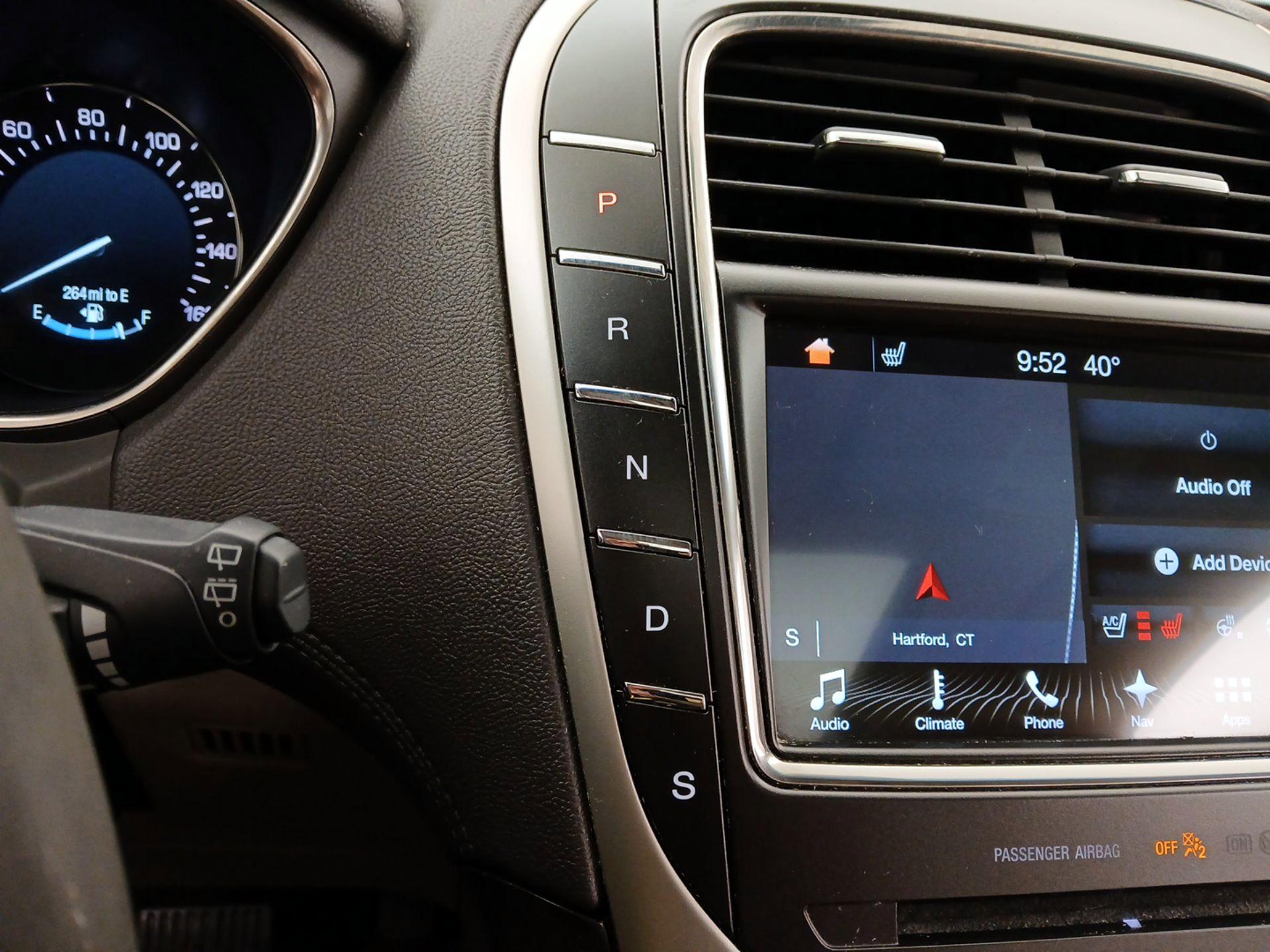 Thumbnail: 2018 Lincoln MKX - 17