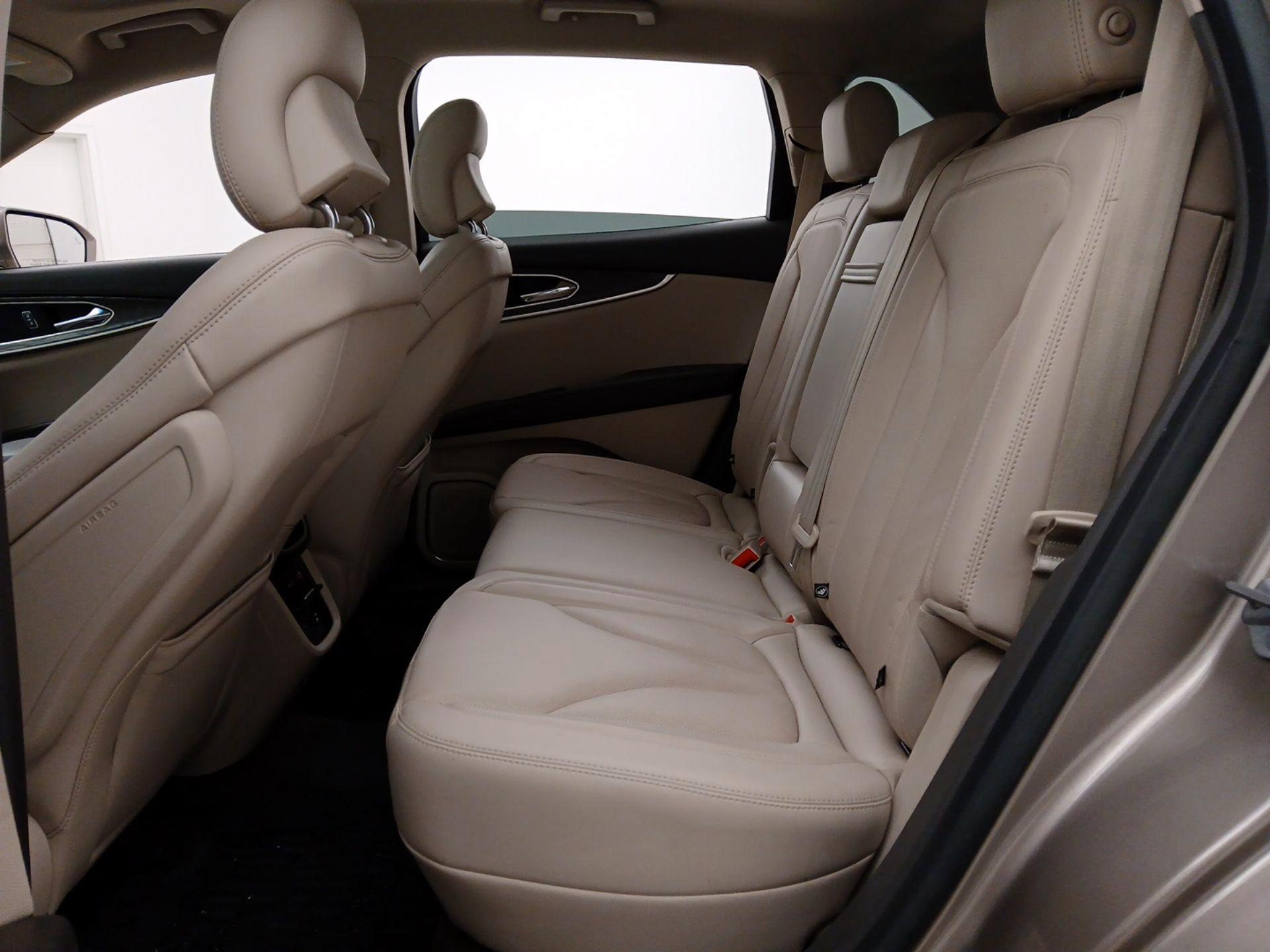 Thumbnail: 2018 Lincoln MKX - 19