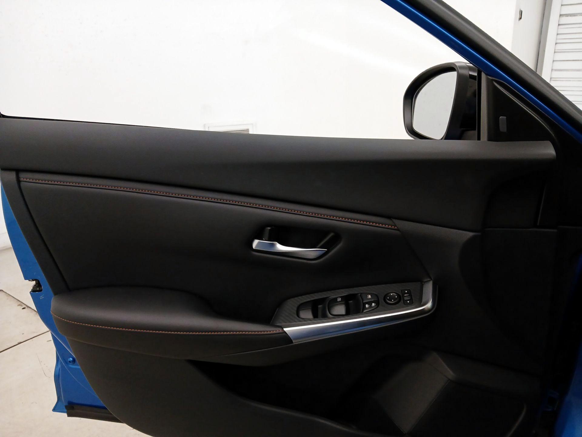 Thumbnail: 2021 Nissan Sentra - 12