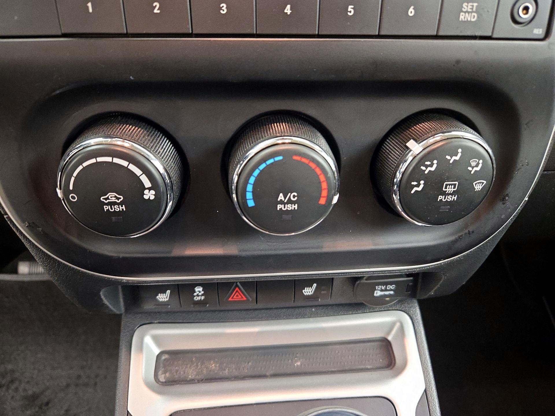 Thumbnail: 2015 Jeep Compass - 14
