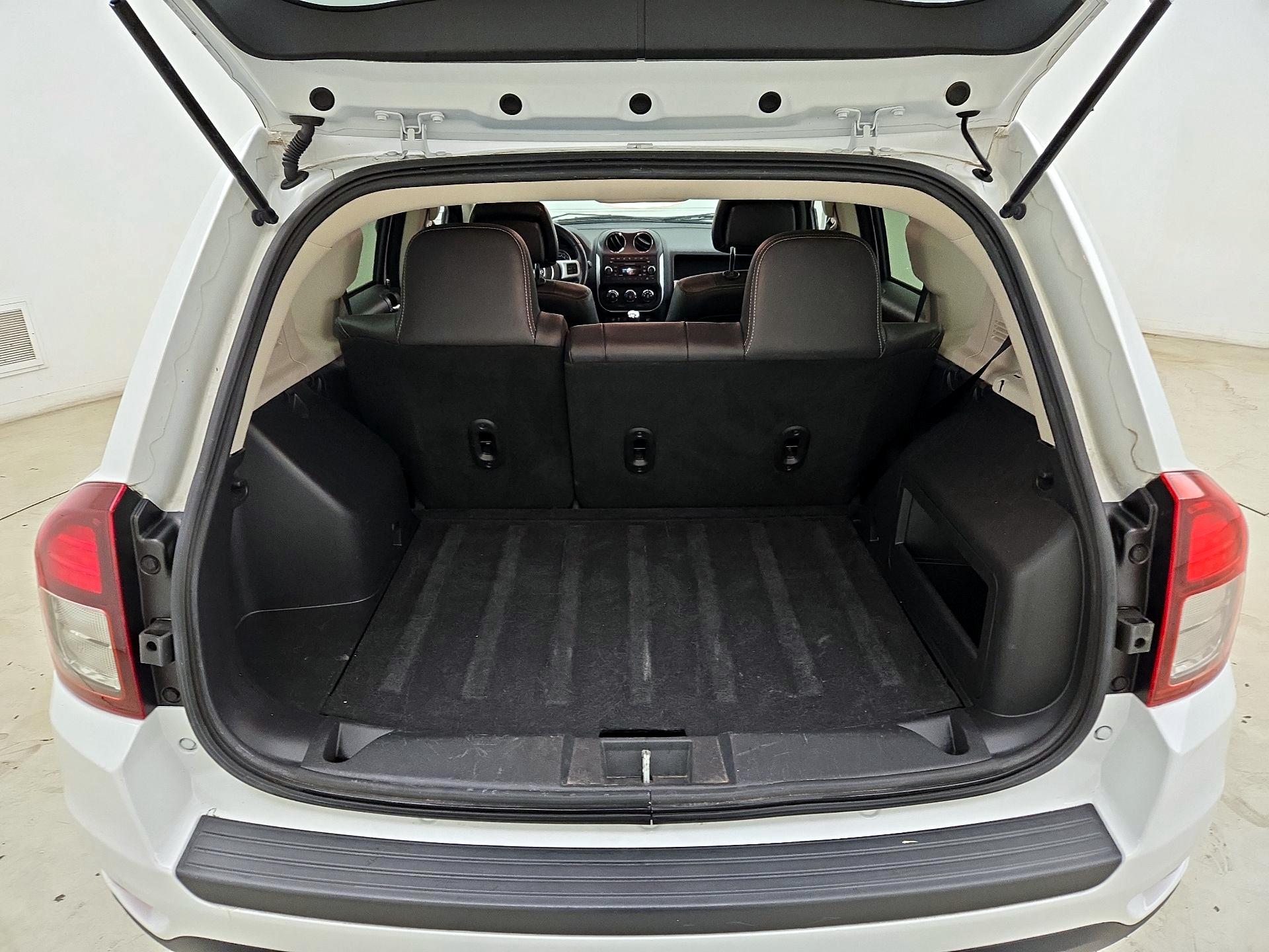 Thumbnail: 2015 Jeep Compass - 17